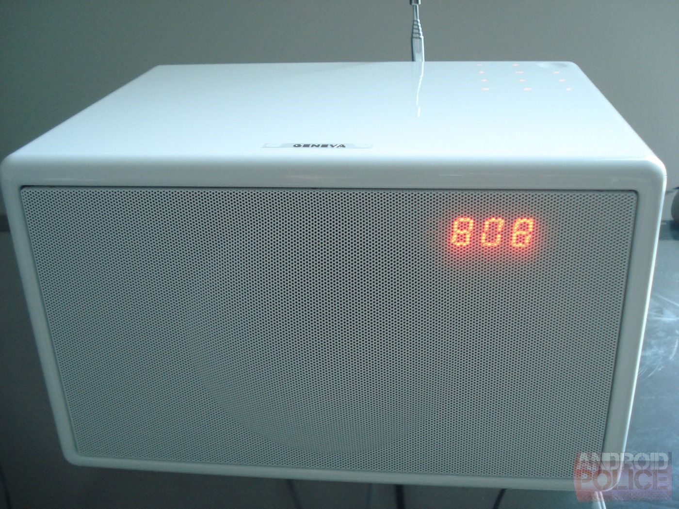 Geneva Model S Wireless Review: This Bluetooth Speaker Is Chic