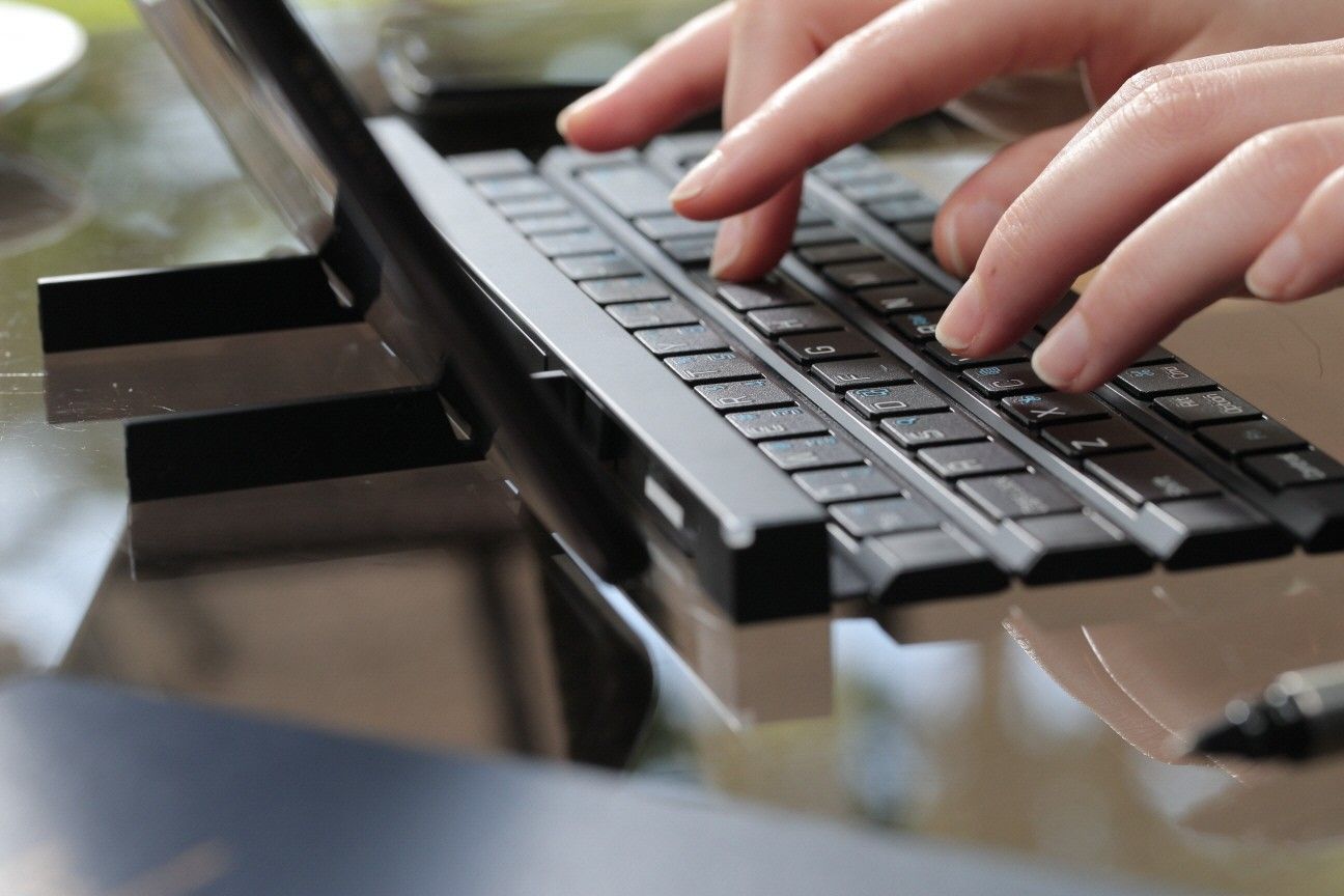 LG Announces The Rolly Keyboard, A Smart Foldable And Almost Full-Sized ...