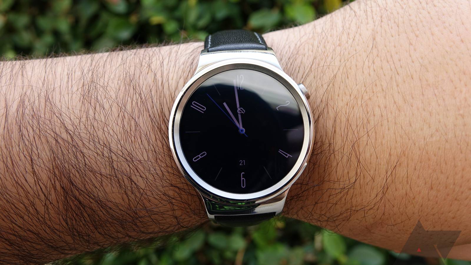 [Update: Nope] The original Huawei Watch might get Android Pay