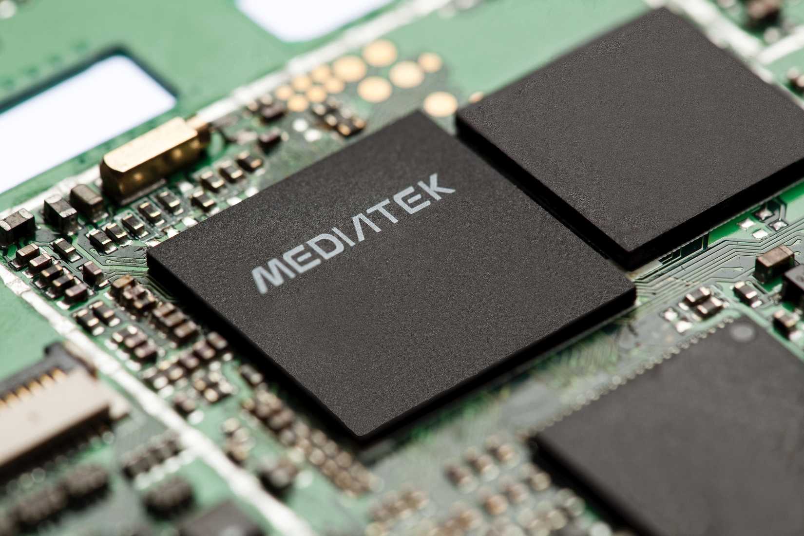 Um close de um chip MediaTek