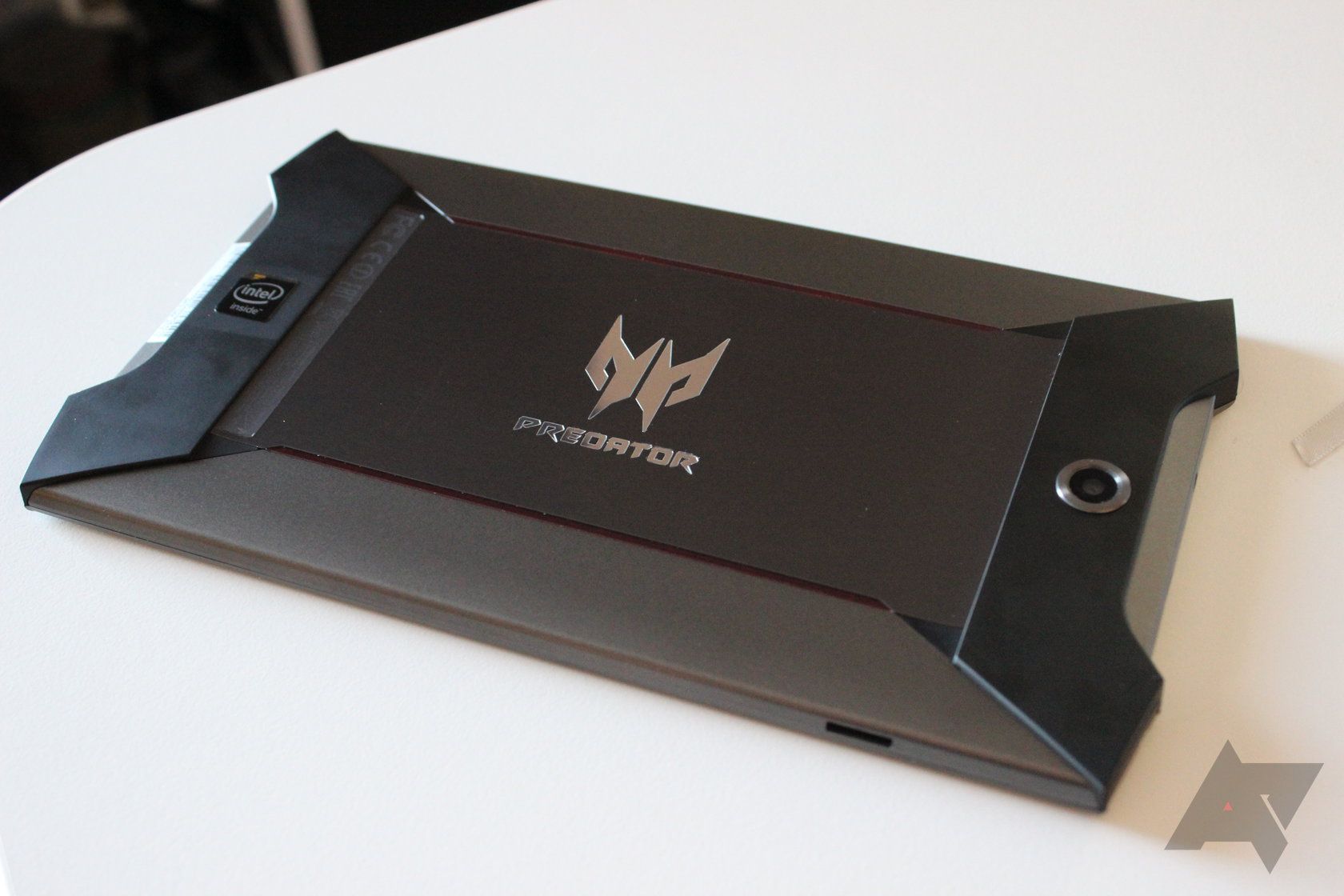 Acer Predator 8 Gaming Tablet Review: It's Everything That Nobody Wants ...