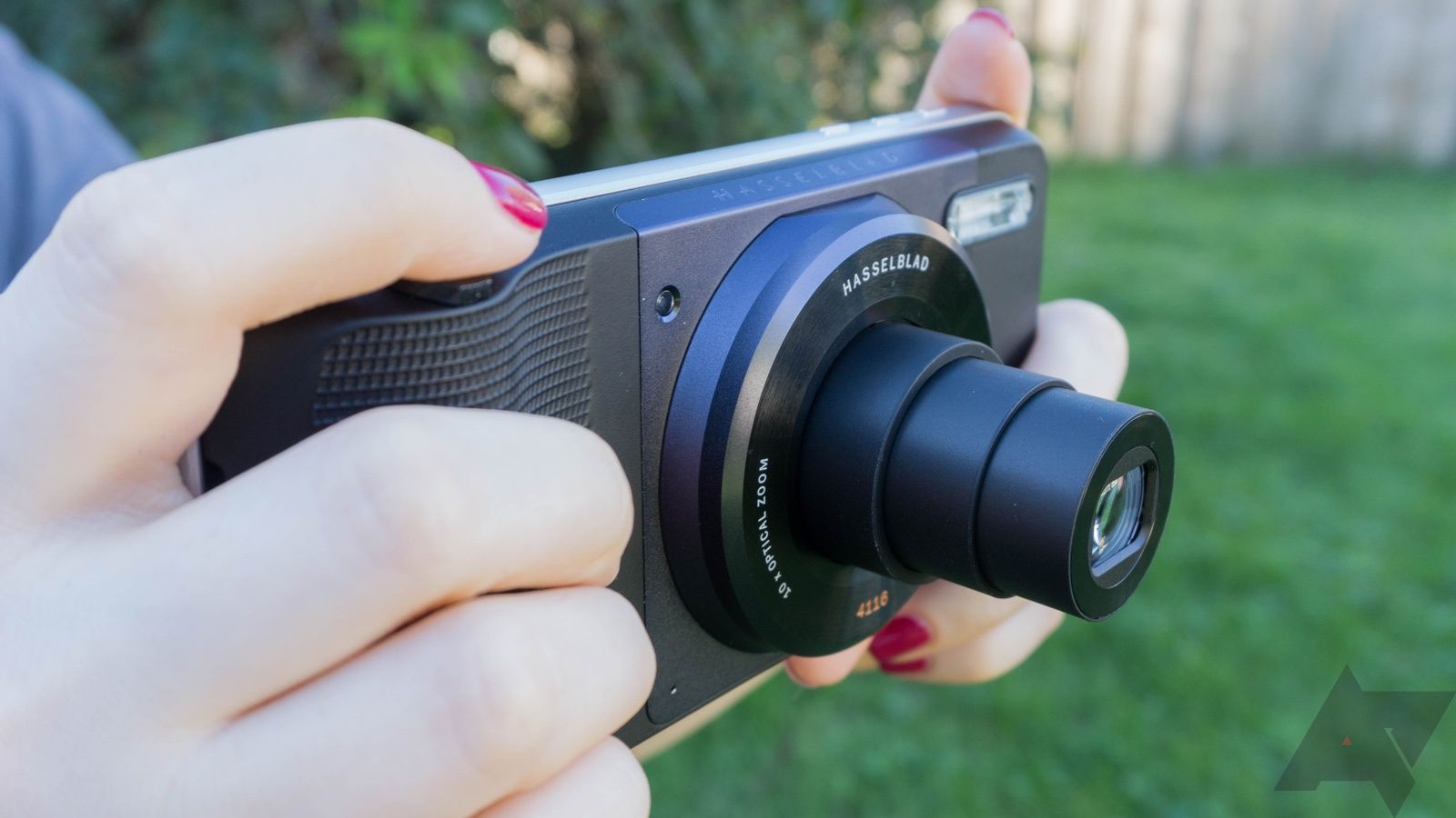 新品　Moto Mods Hasselblad 4116 True Zoom HasselBlad True Zoom Moto Mod Review - YouTube