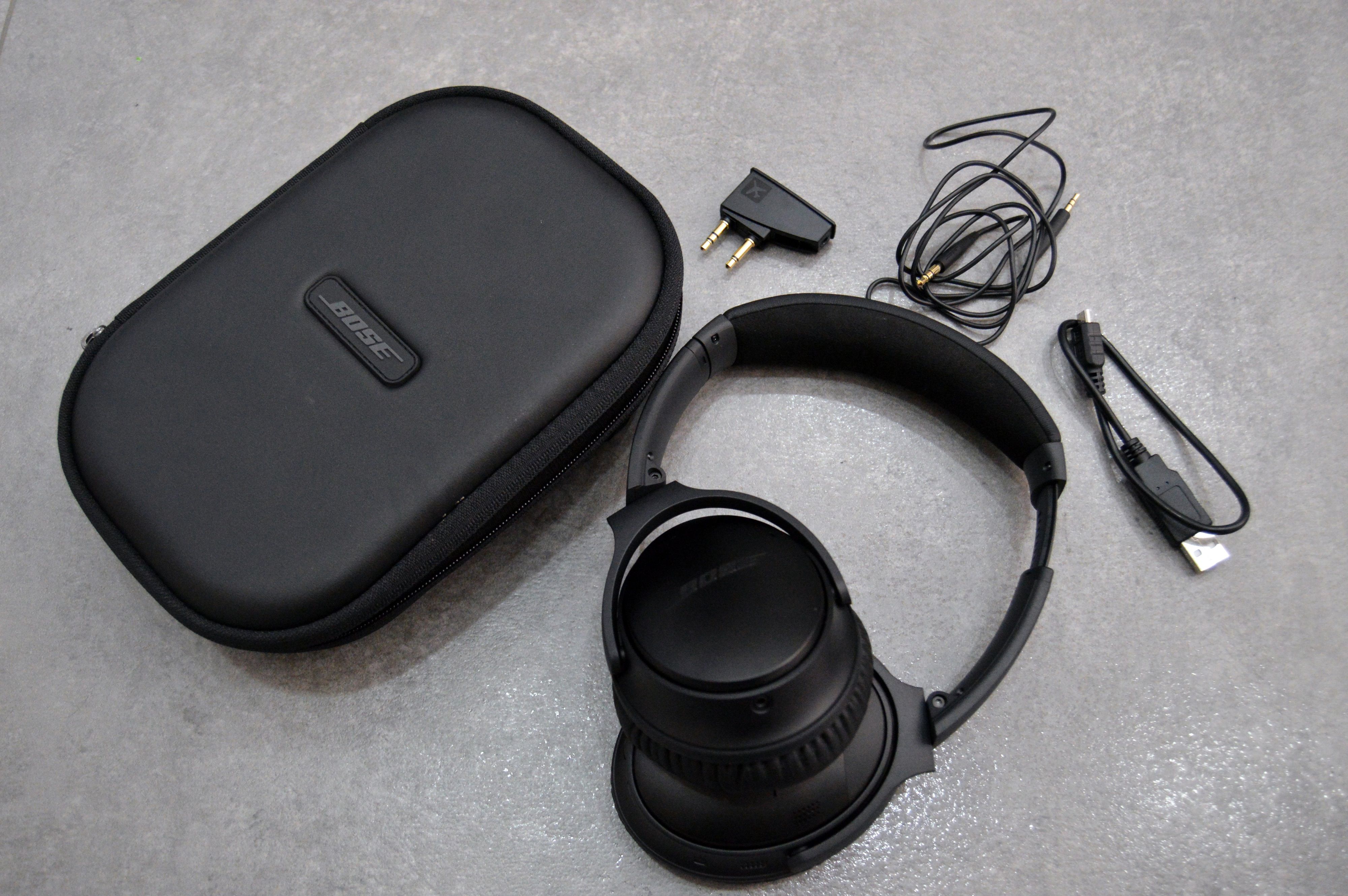 BOSE Quiet Comfort 35（BLACK、ポーチ付、箱なし） - Bose