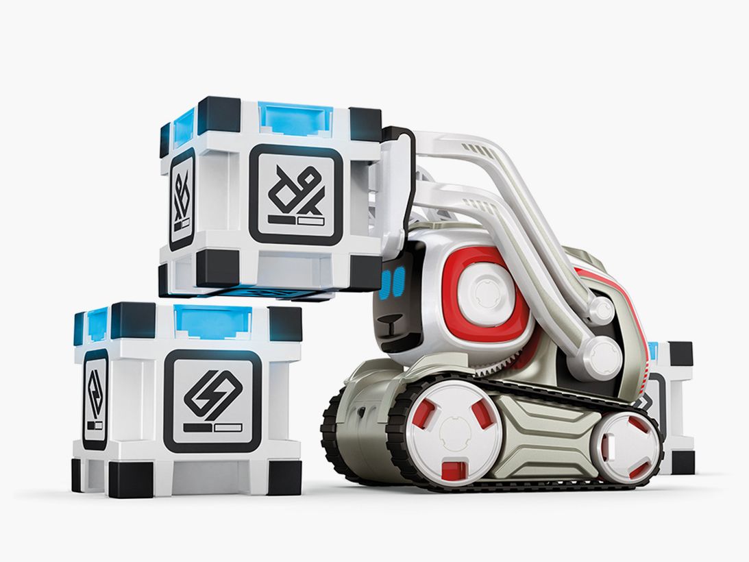Anki's Cozmo robot starts shipping today for $179.99