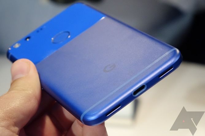 Google Pixel and Pixel XL hands-on: Google takes on the iPhone