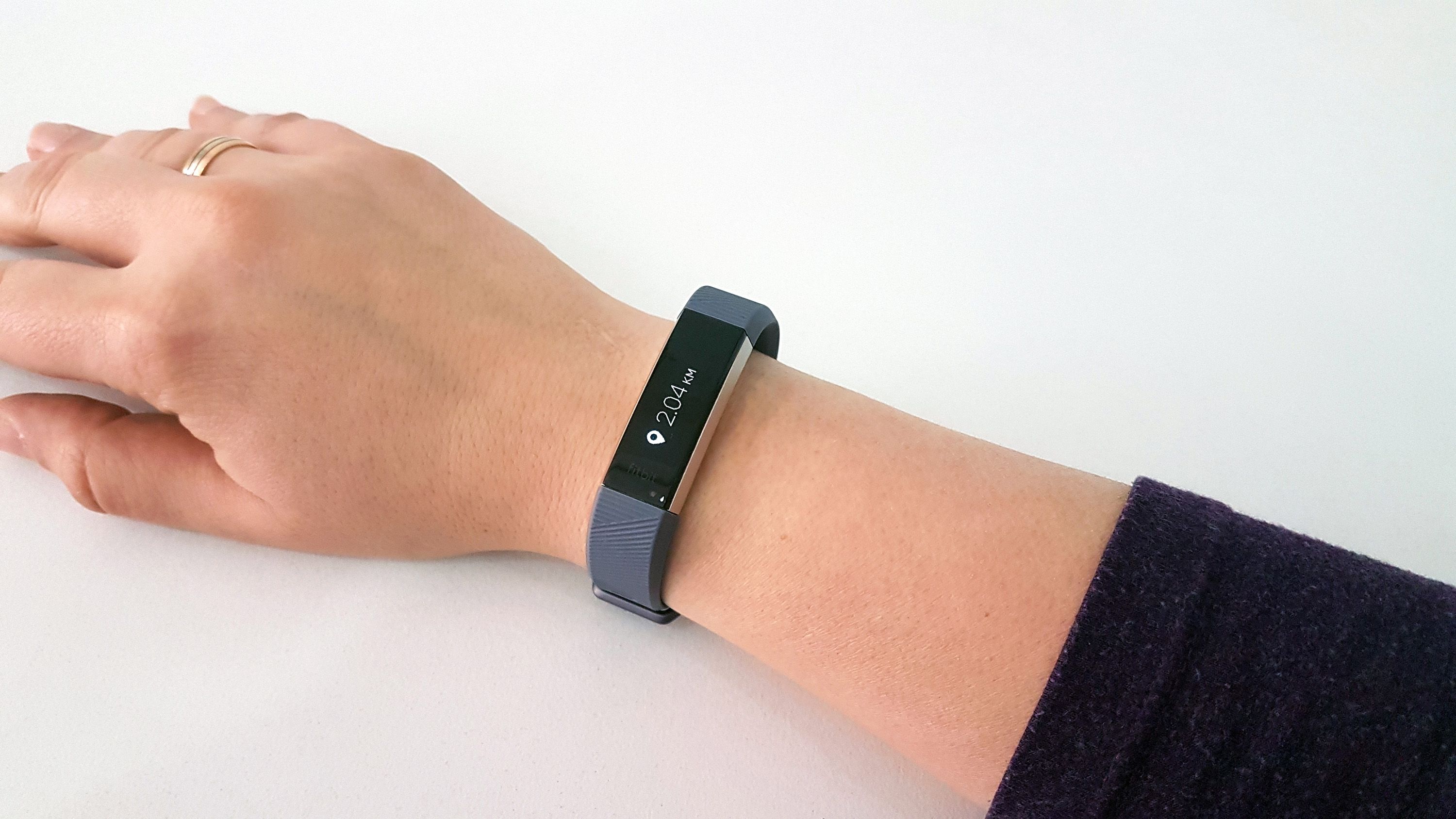 Fitbit Alta HR review: Compromising features for a slim profile