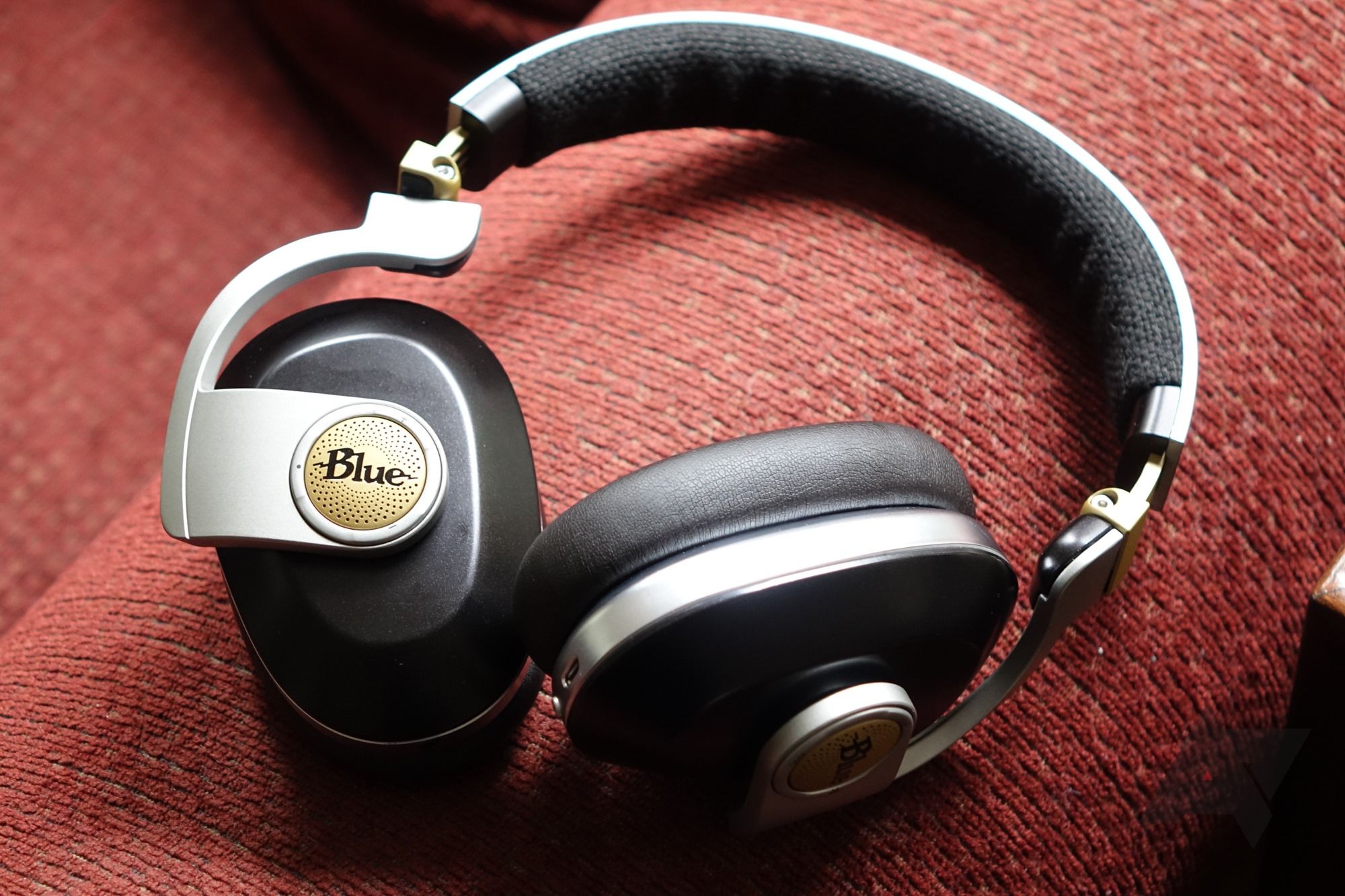 Blue Satellite review: Blue's $400 attempt at wireless headphones
