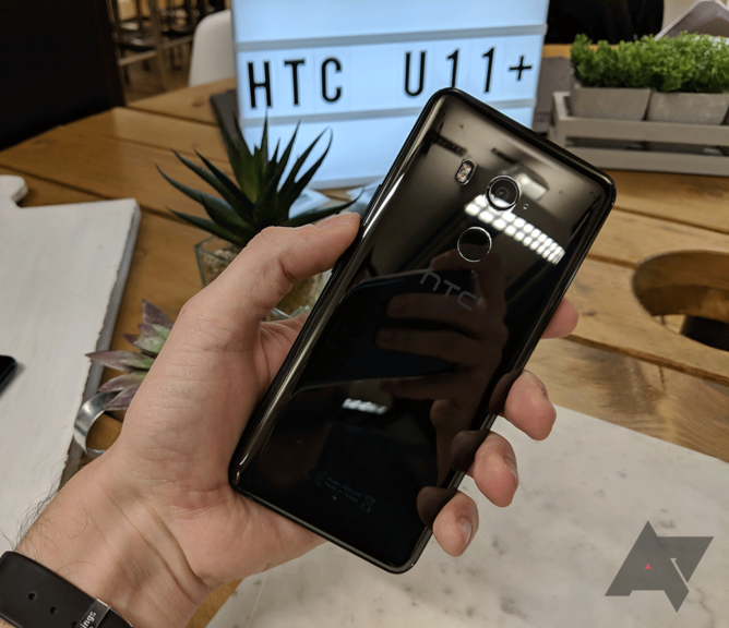 HTC U11+ hands-on: HTC steps into the modern smartphone era