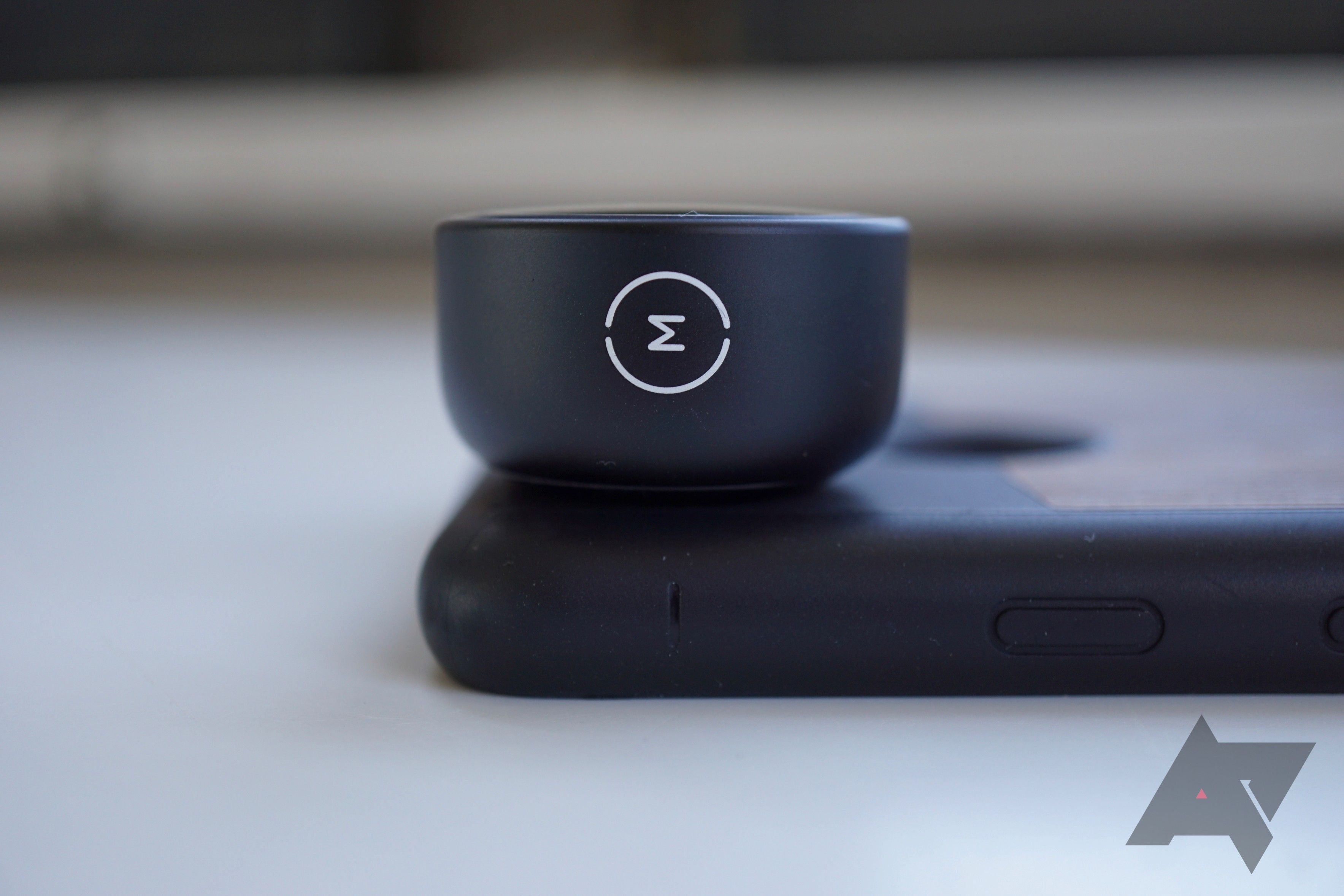 Review: Moment's modular lenses up your Pixel 2's photography game ...