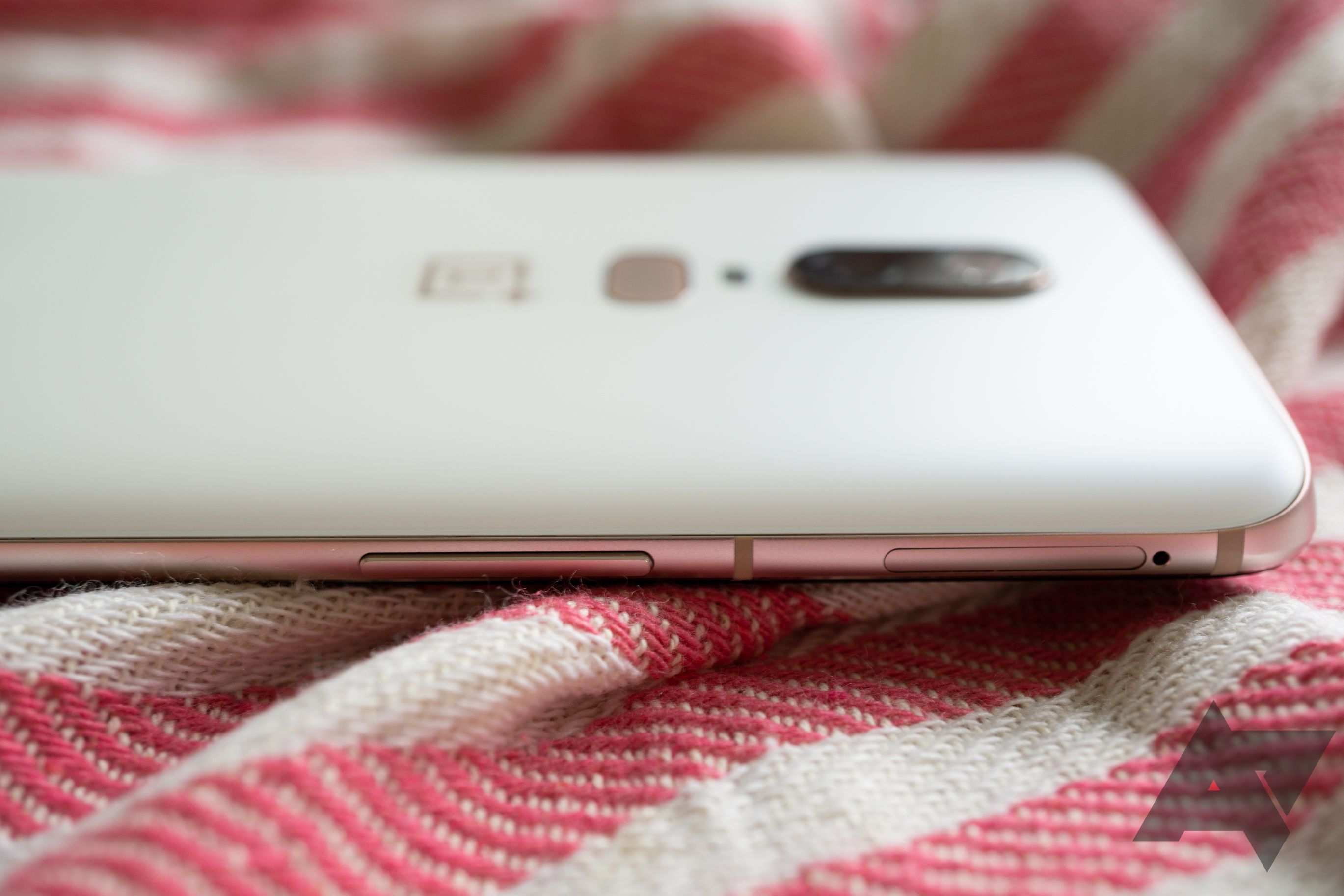 OnePlus6 A6000 8GB/128GB カラー：シルクホワイト Технические