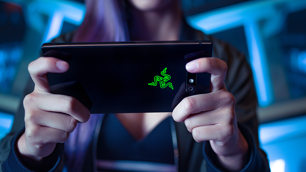 Razer Phone 2 delivers camera upgrade, wireless charging, and