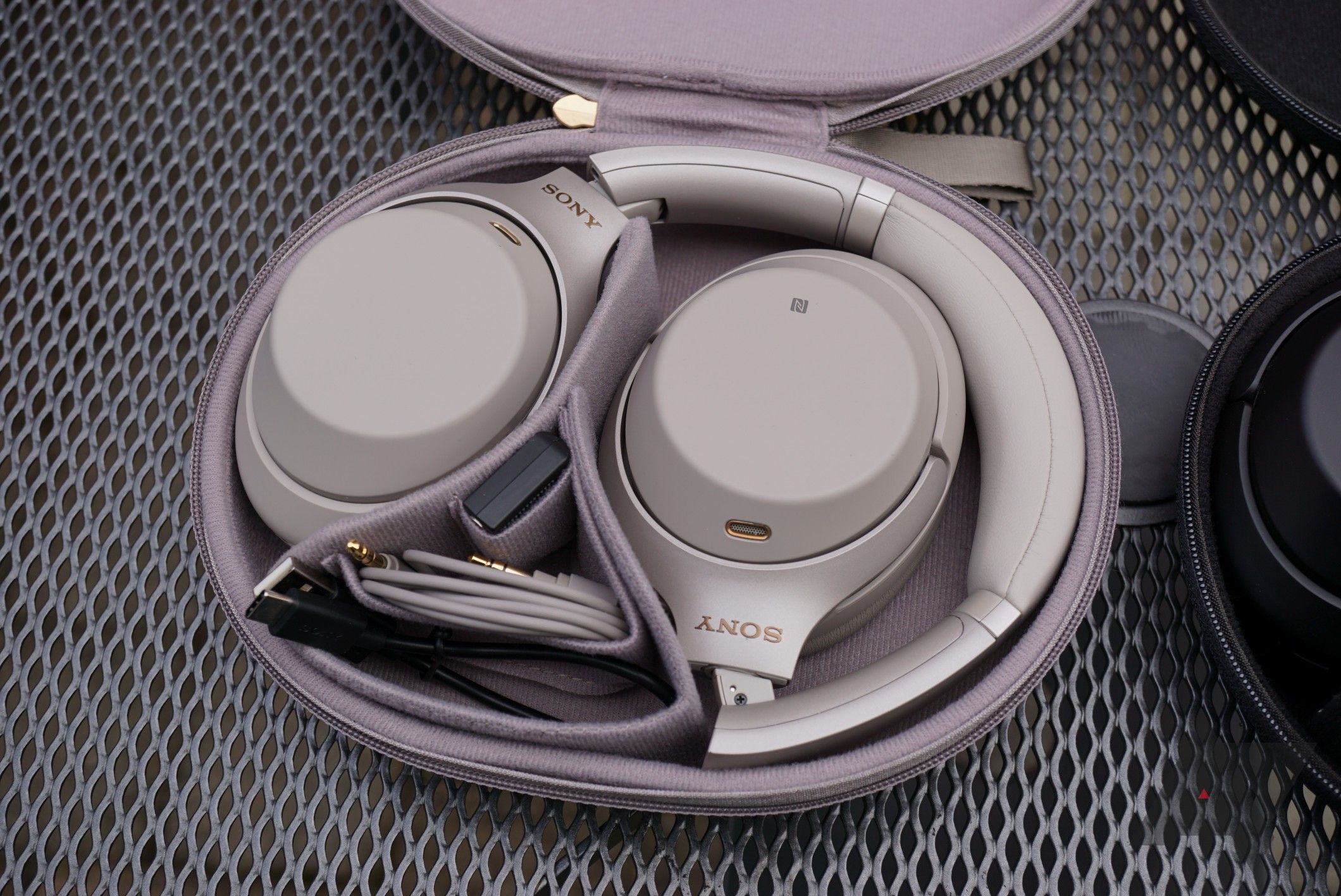 Review: Sony's $350 WH-1000XM3 headphones live up to the hype