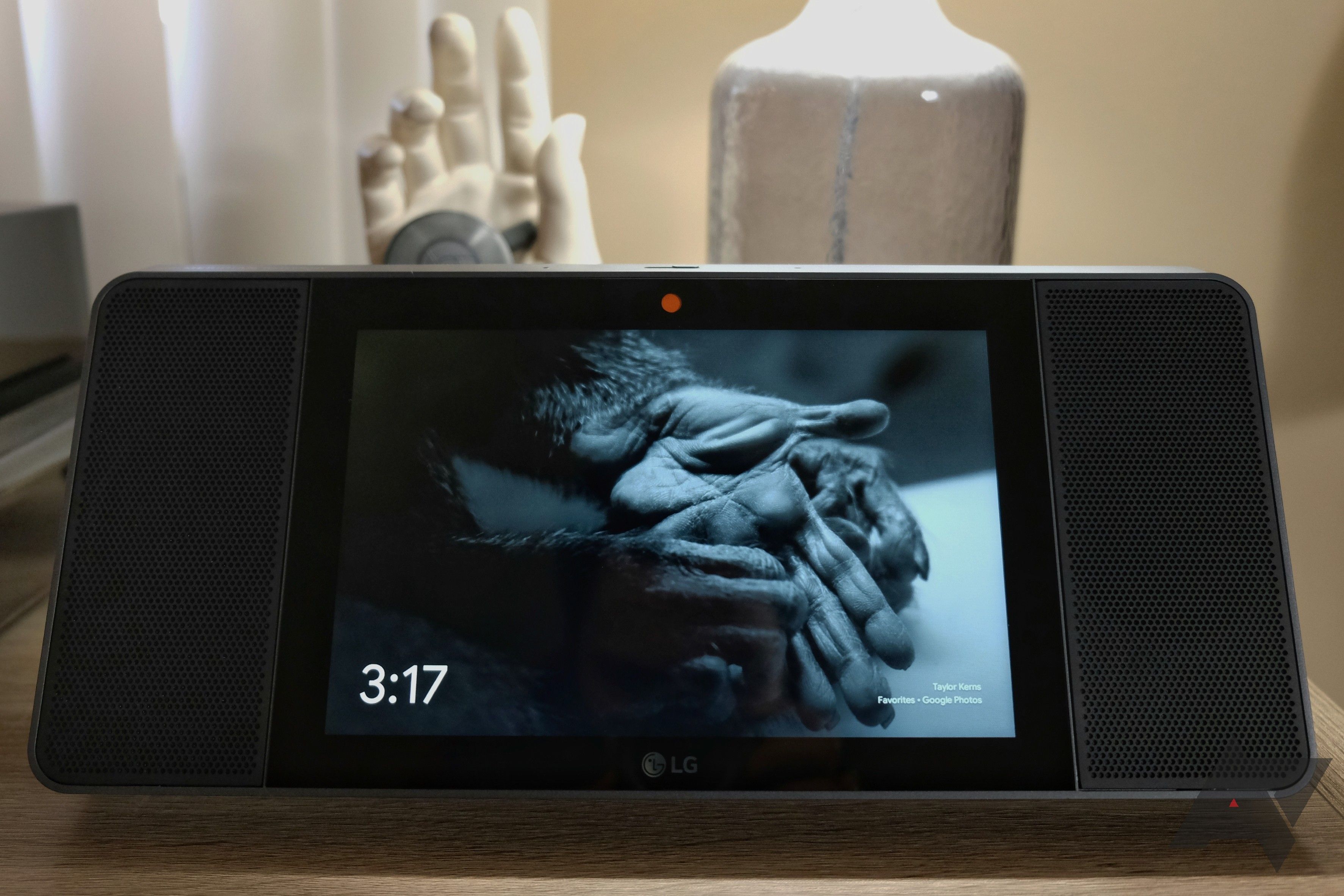 LG ThinQ View smart display review: It's $250, loud, and kind of ugly