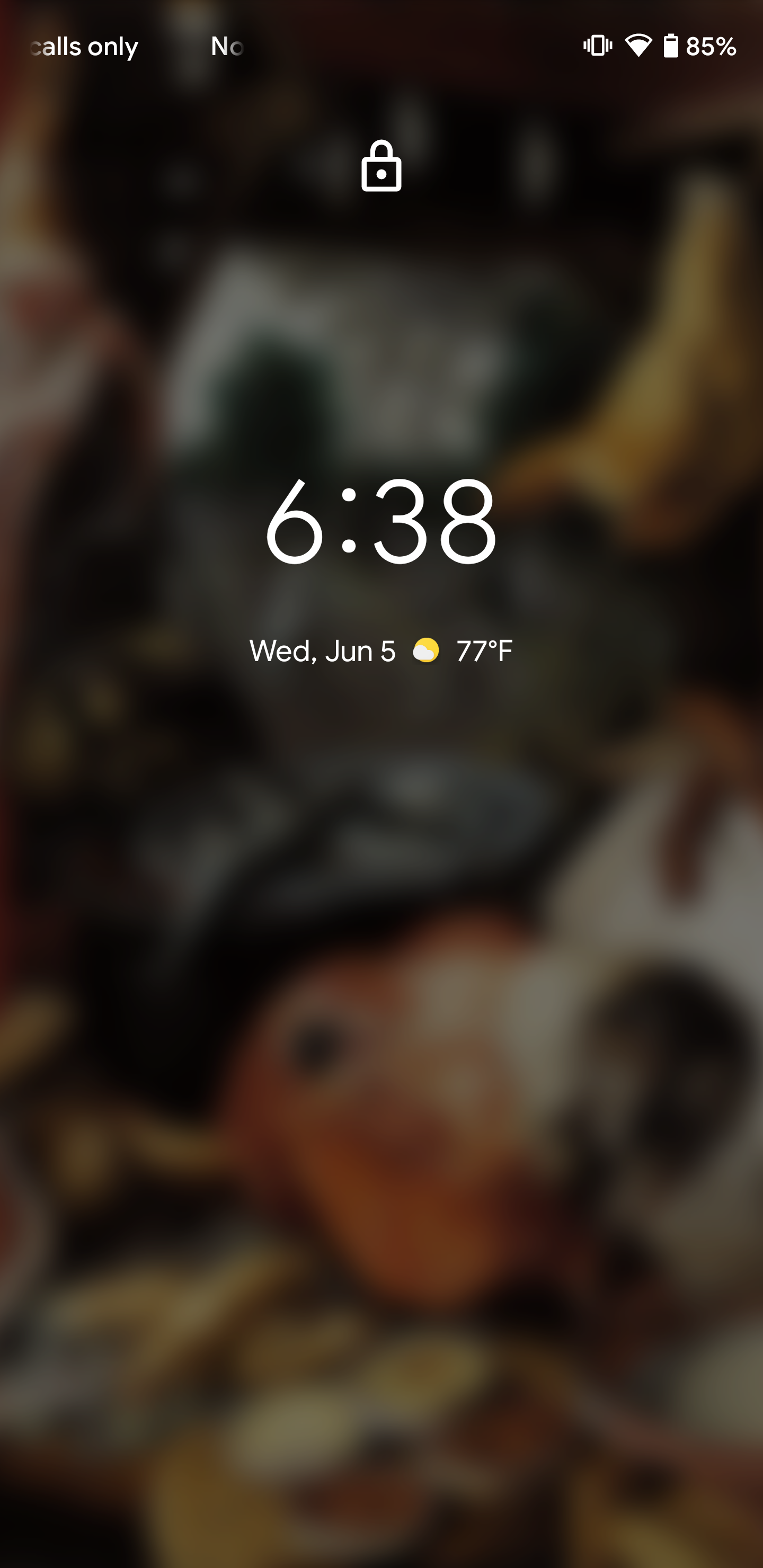 Android Q Beta 4 moves the lock icon on the lockscreen to the top