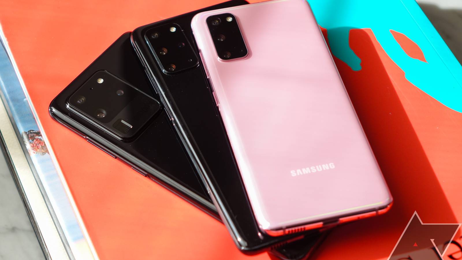 Unlocked Samsung Galaxy S20 and S20+ are $200 off at Amazon 
