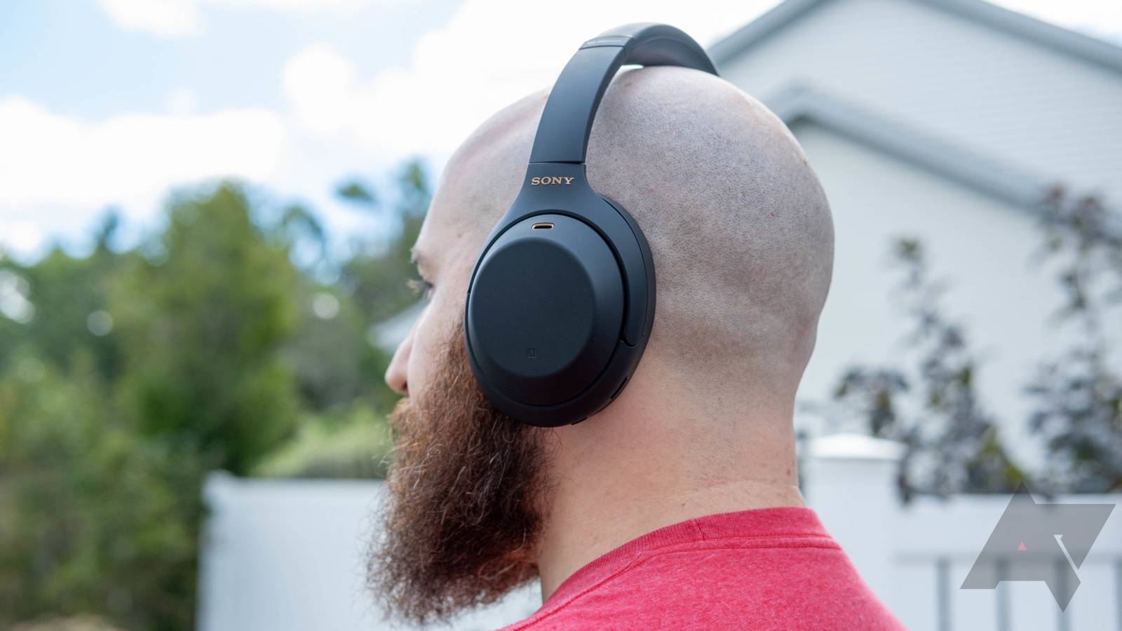 These Sony XM4 headphones with incredible ANC are at an all-time low price right now