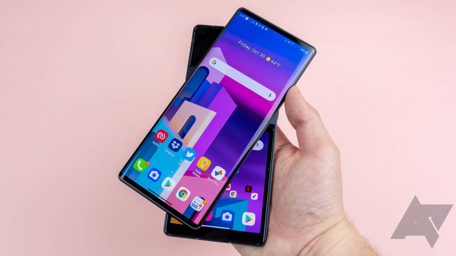 LG Wing receives system update with new screen-swapping features
