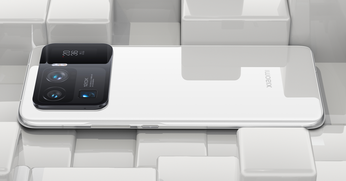 The Xiaomi Mi 11 Ultra has a rear display and charges at