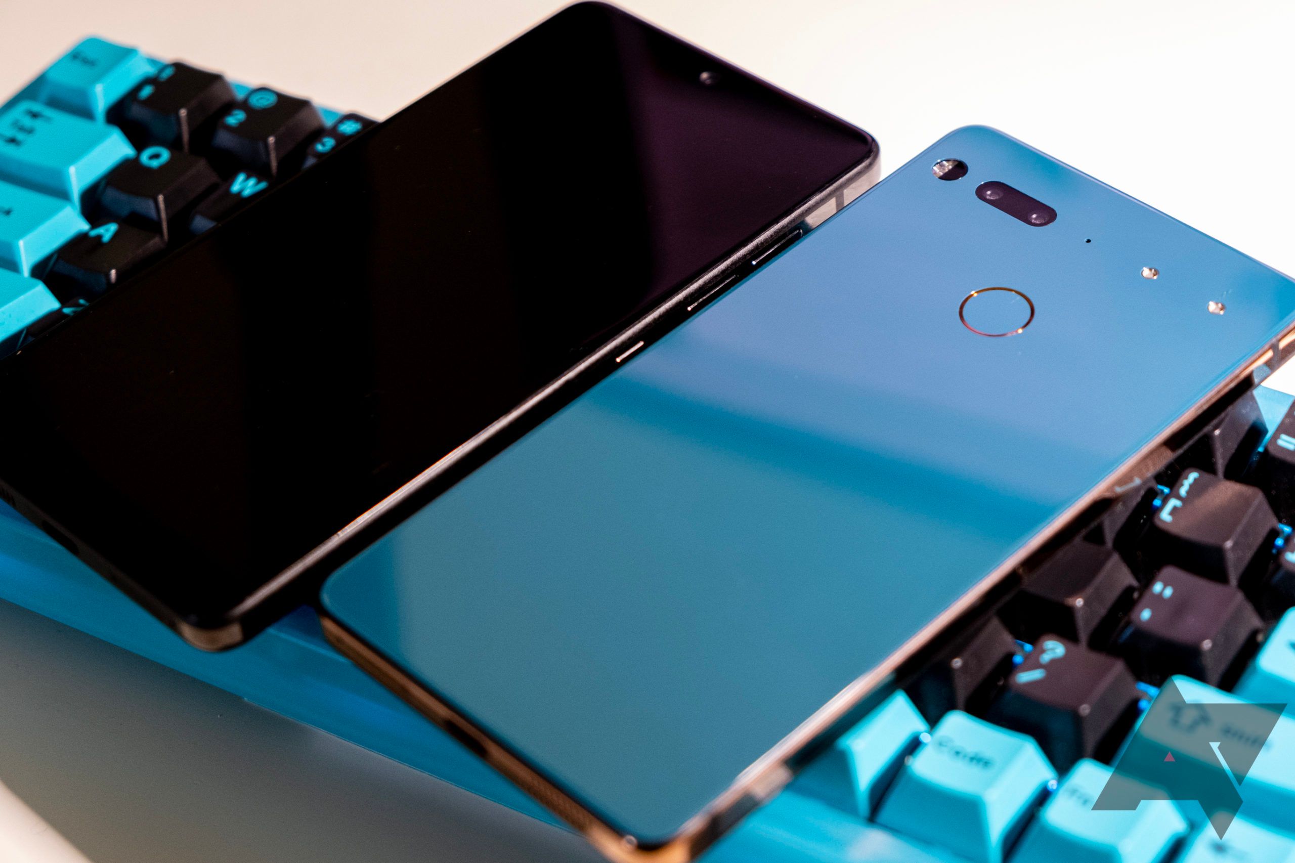 Why are Android phones plastic-metal-glass boringburgers when there's a ...