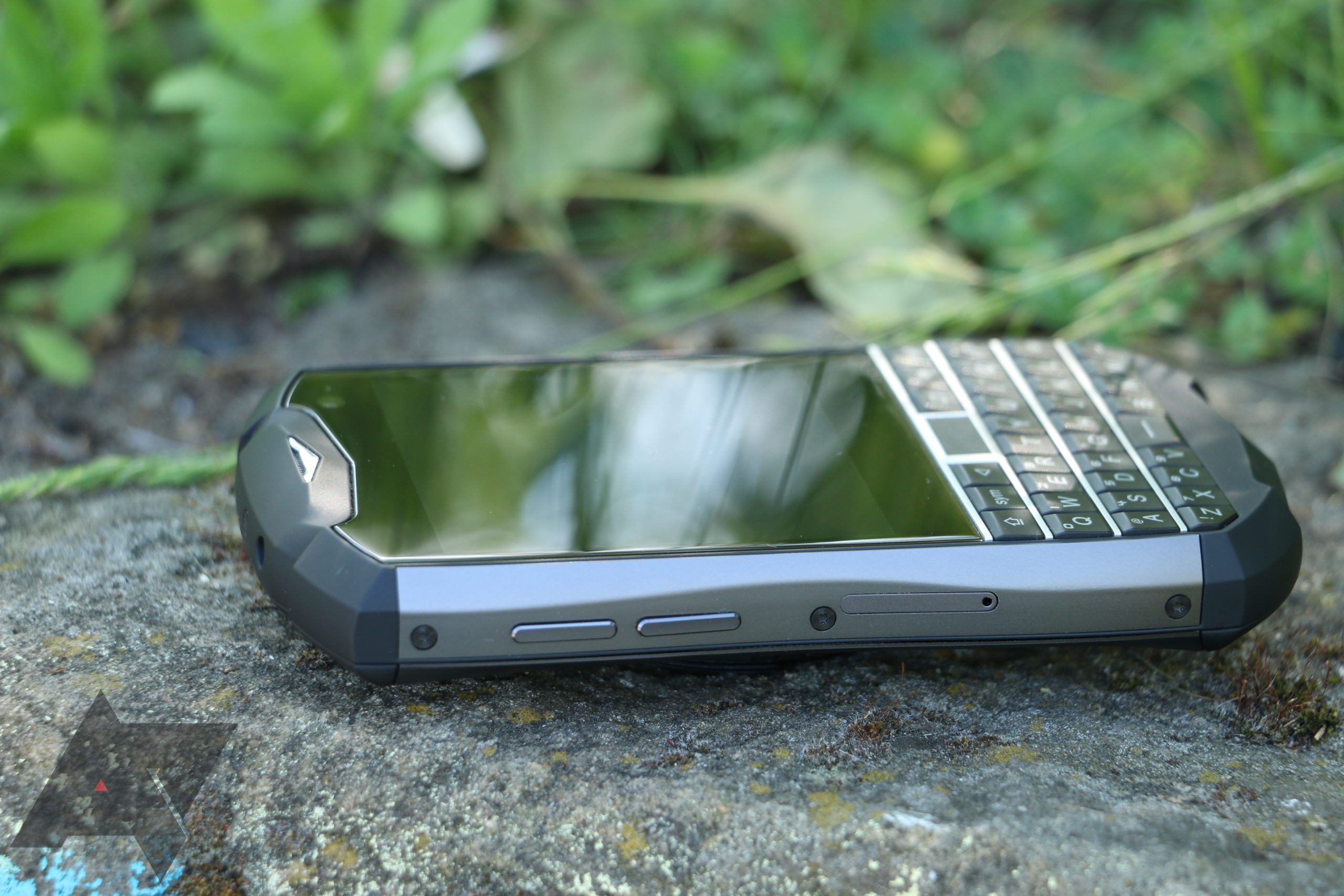 Unihertz Titan Pocket review, one month later: Nostalgic nerd novelty