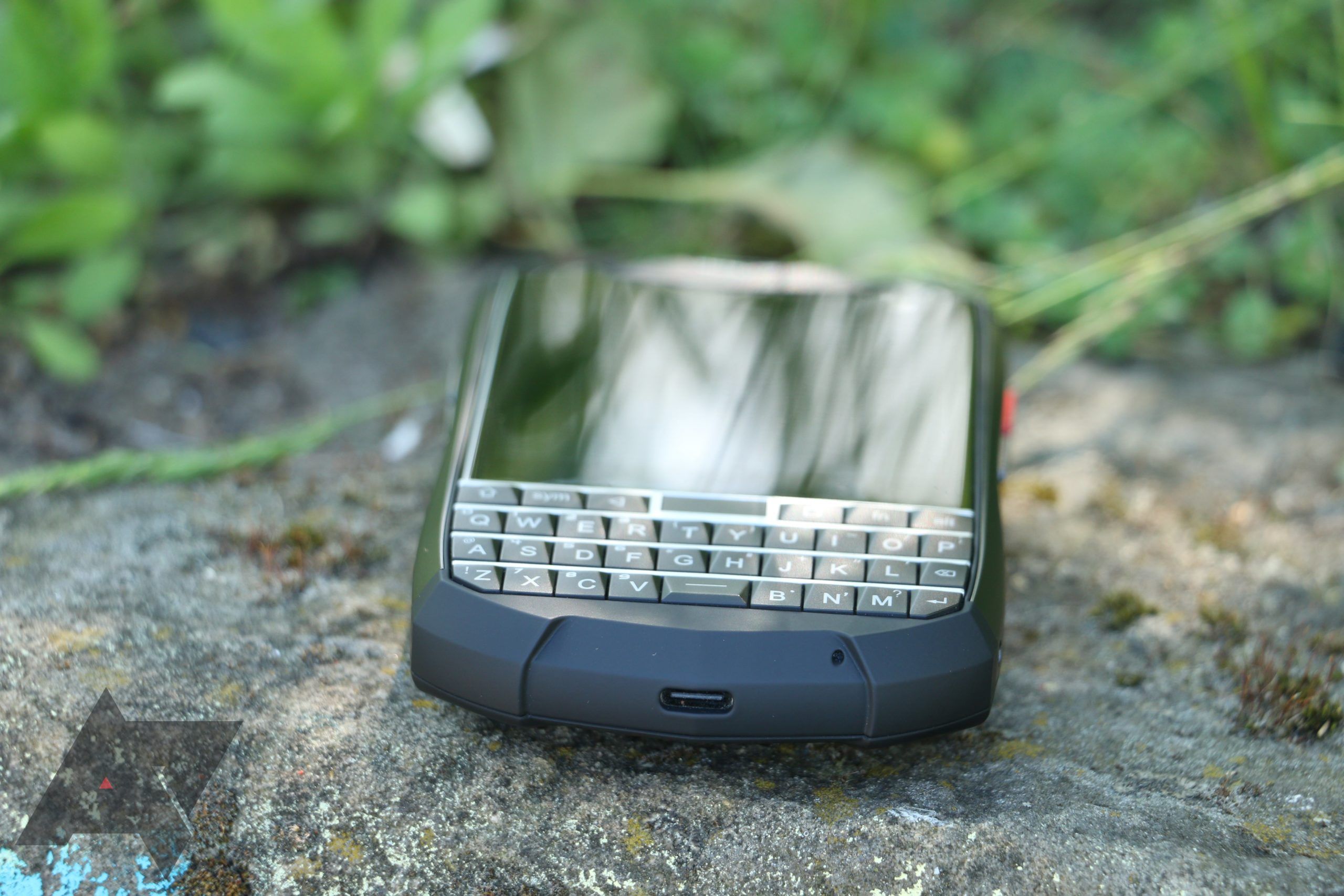 Unihertz Titan Pocket review, one month later: Nostalgic nerd novelty