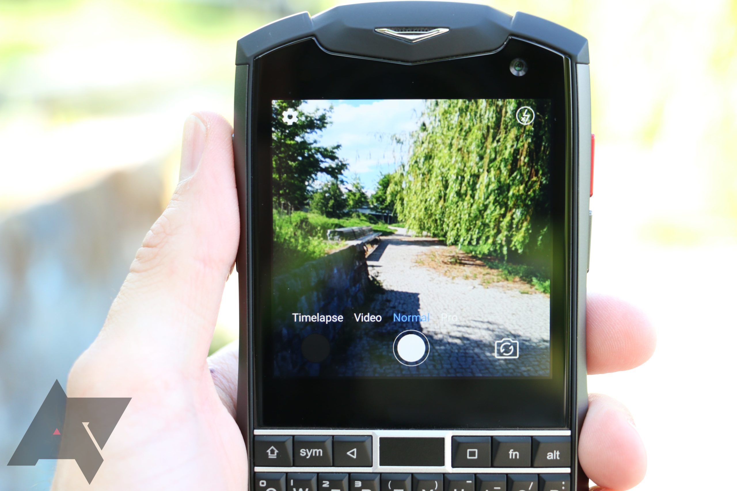 uniherz-titan-pocket-6-scaled.