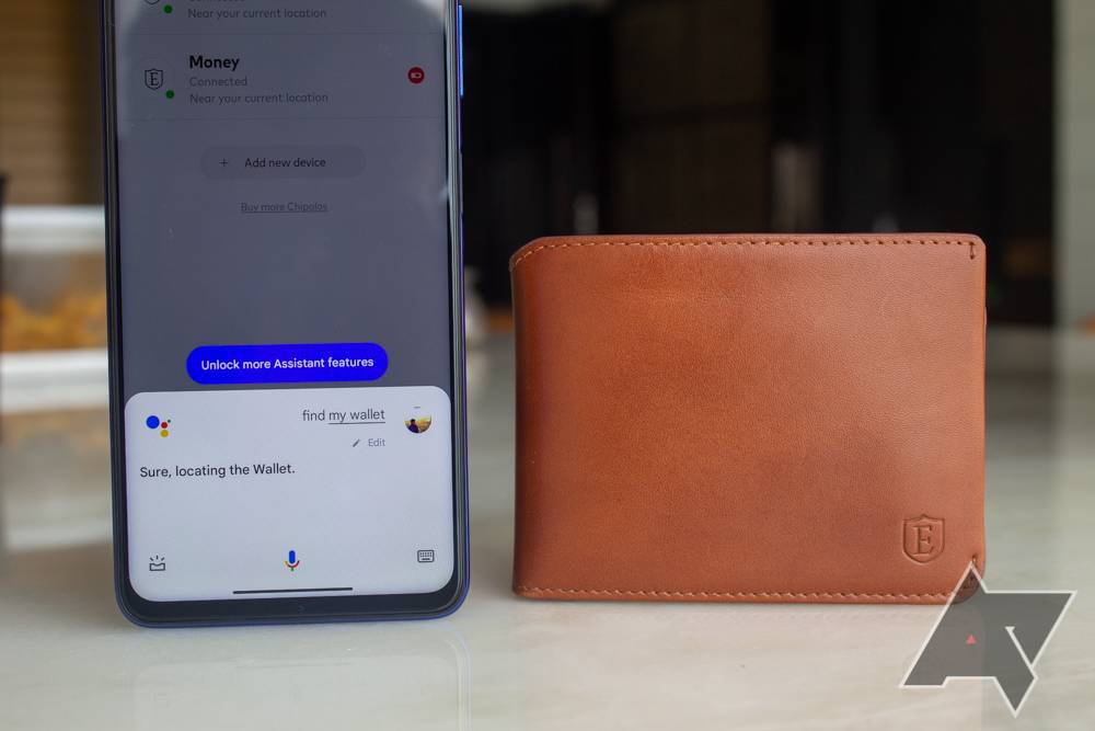 This smart wallet doesn’t look like one, and has a neat trick up its sleeve