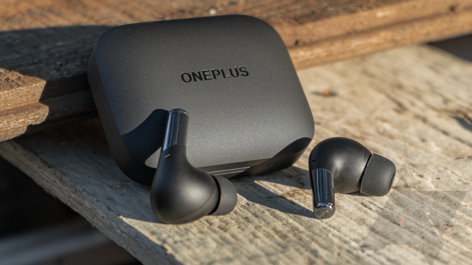 The best OnePlus wireless earbuds are only $80 in this crazy Cyber