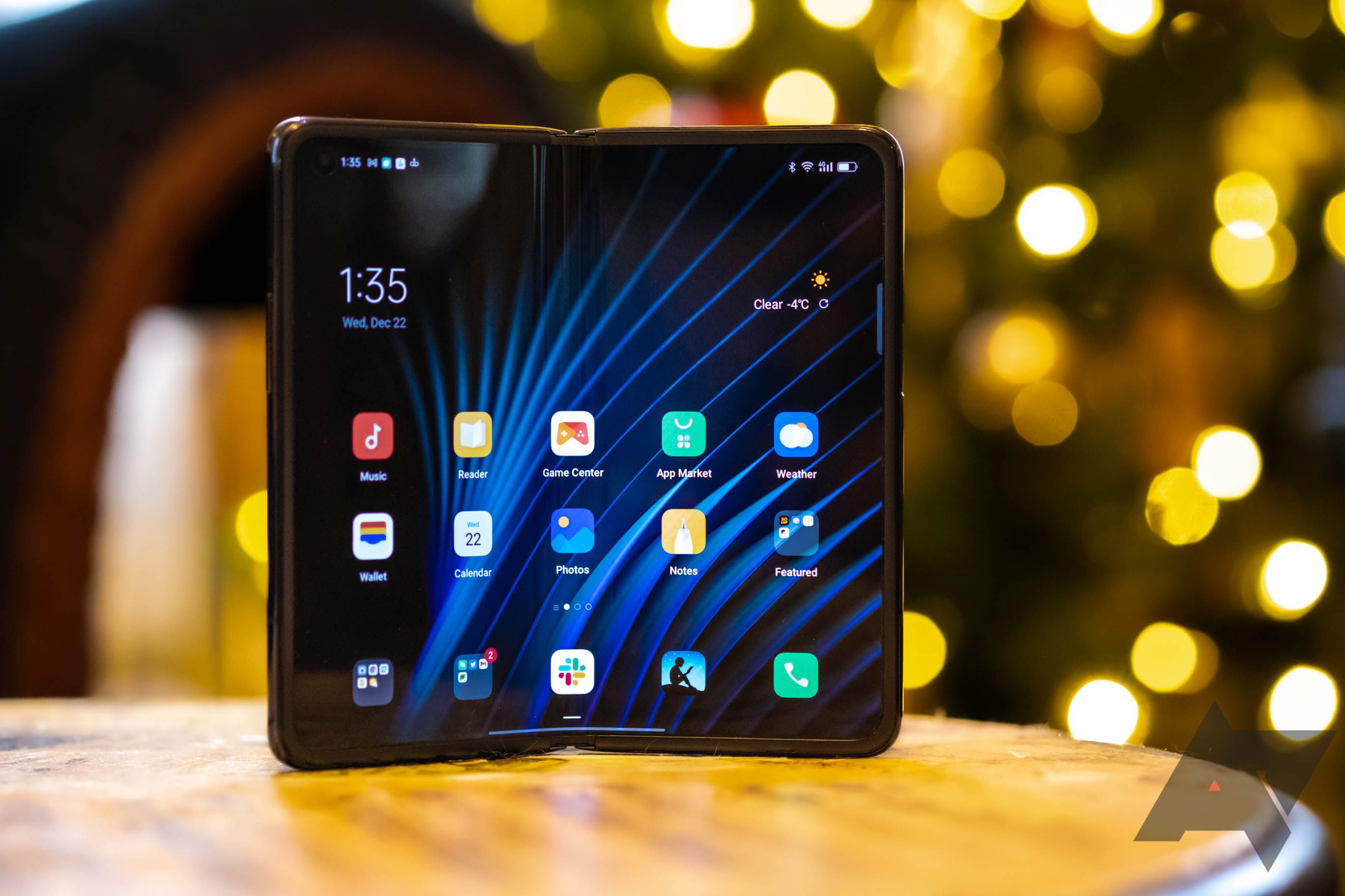 Oppo Find N hands-on: Samsung's head start means nothing