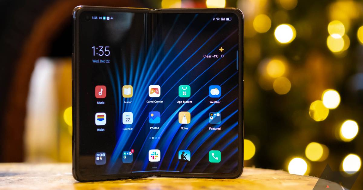 Oppo Find N hands-on: Samsung's head start means nothing