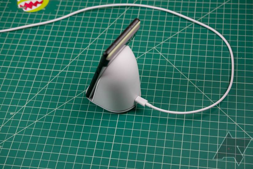 Google Pixel Stand 2 review: Google is bad at accessories
