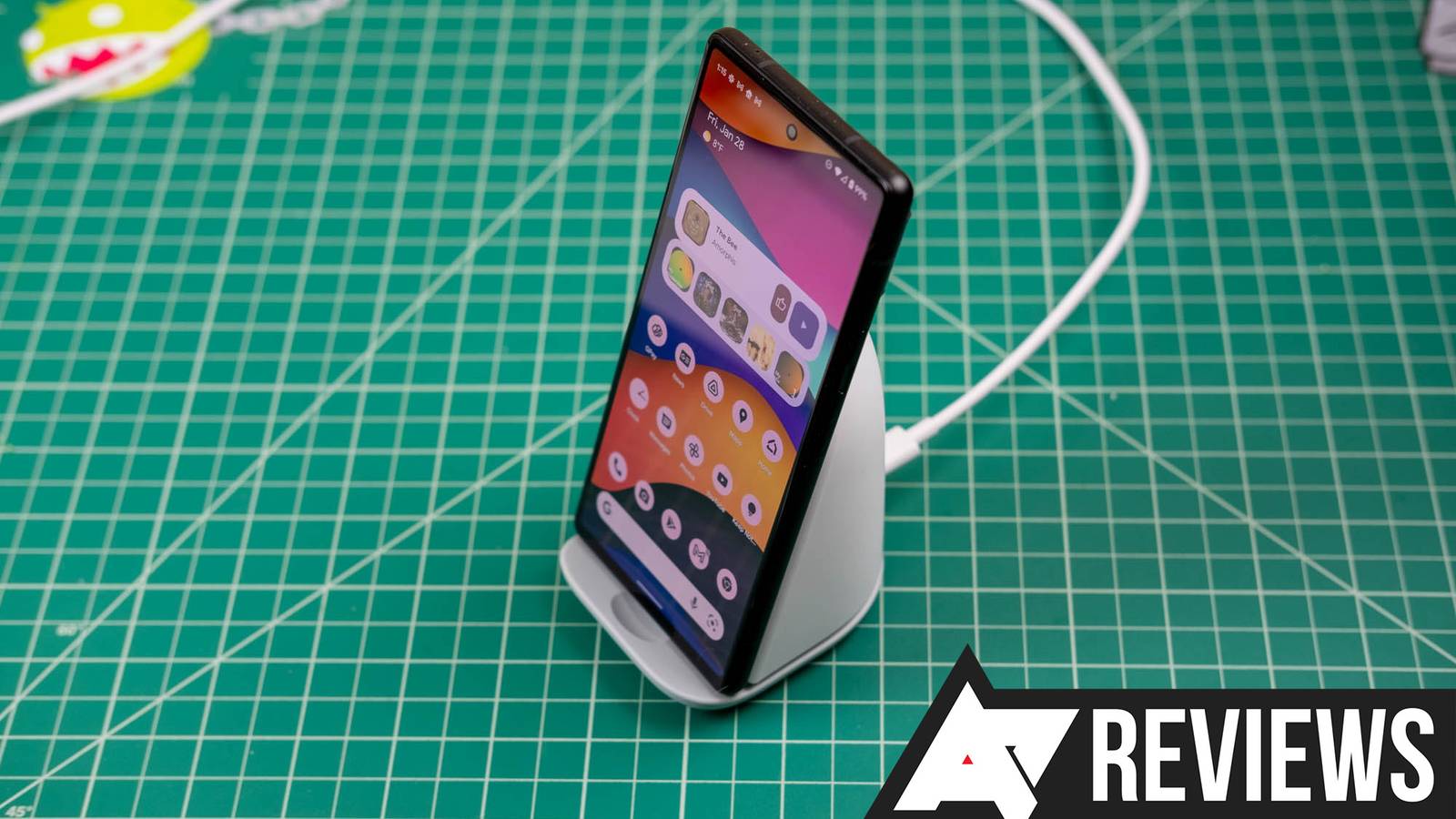 Google Pixel Stand 2 review: Google is bad at accessories