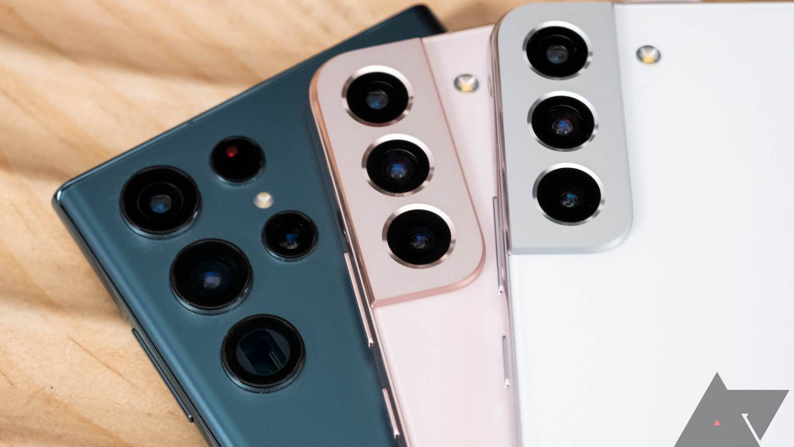 The Galaxy S22 is looking regal AF decked out in its upcoming