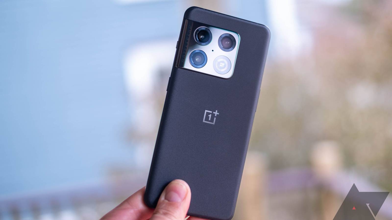 The very first Android 13-based OxygenOS 13 open beta has landed for ...