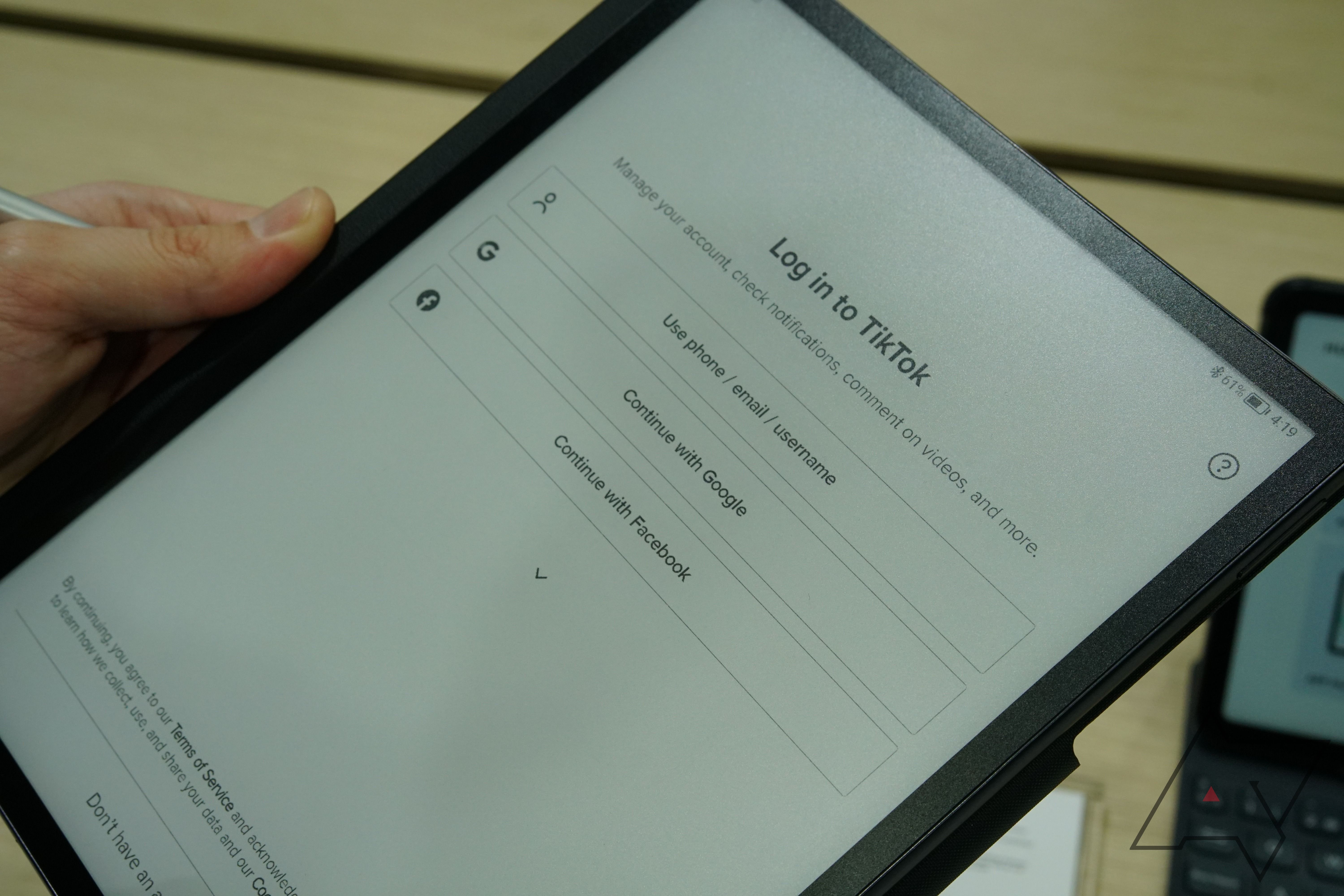 Huawei MatePad Paper takes on the Kindle Paperwhite for E Ink