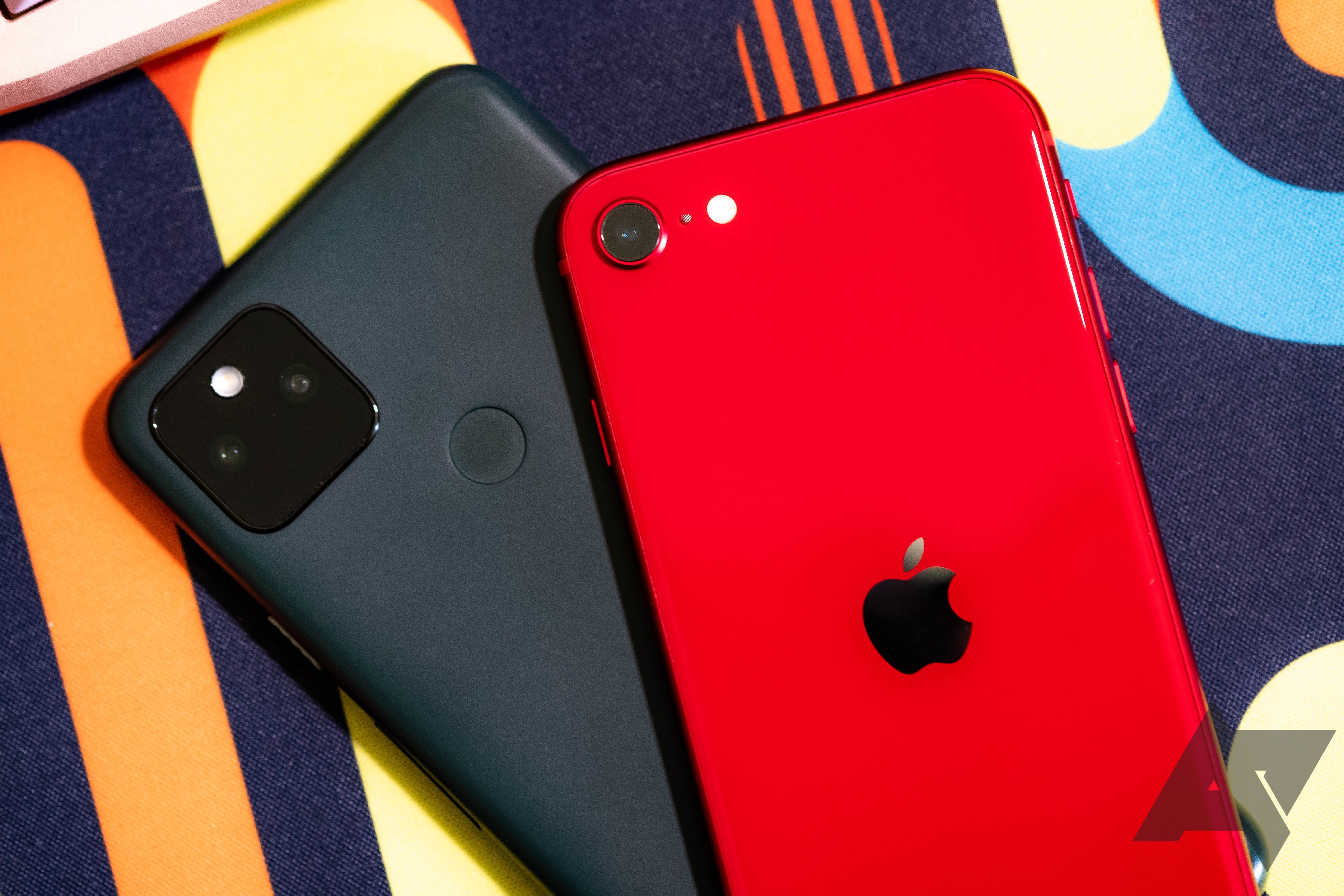 Google Pixel5a 5G ＆iPhone SE2 Google Pixel 5a vs. Apple iPhone SE 2022