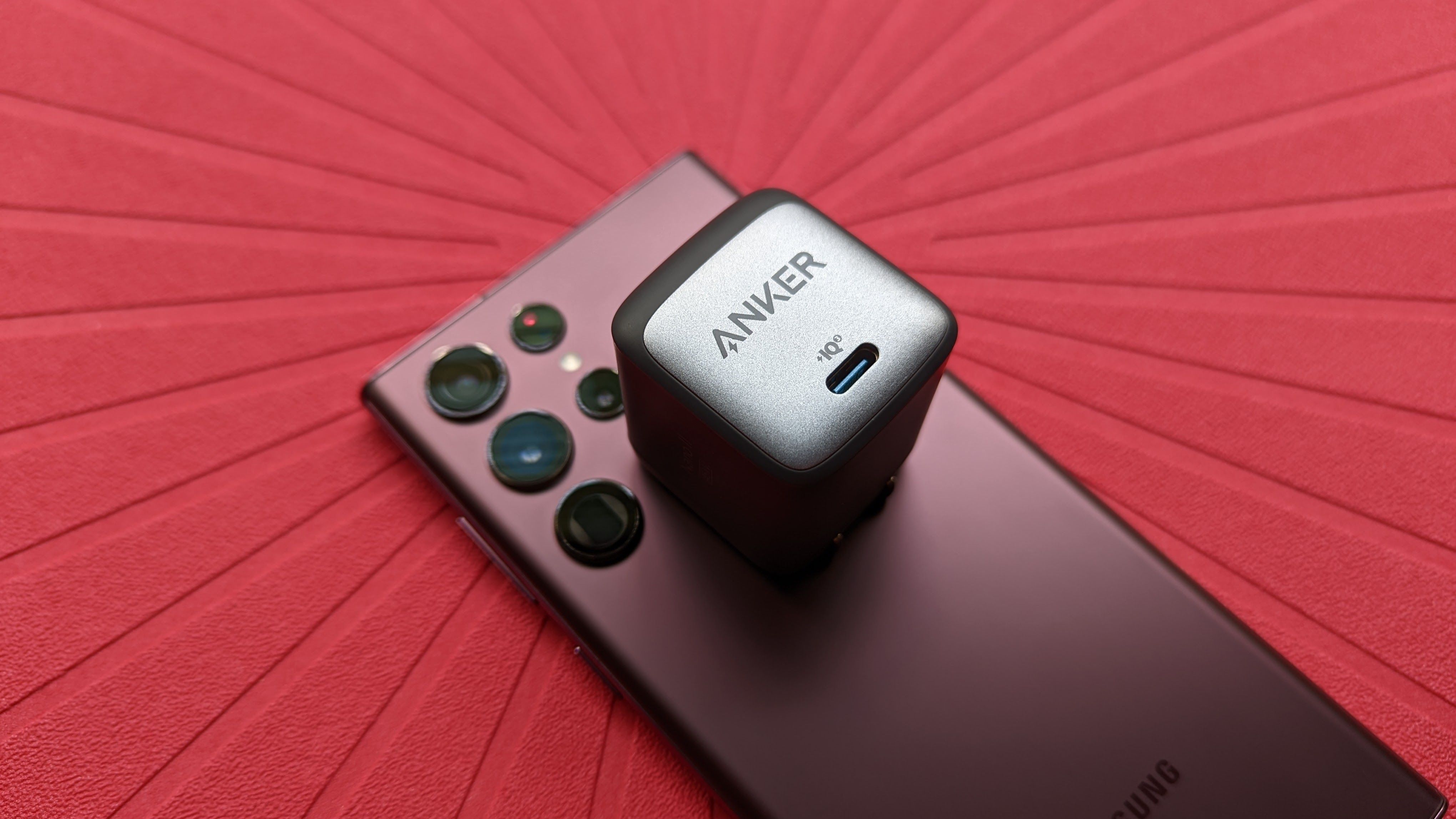 Anker Nano II 45W charger with the Samsung Galaxy S22 Ultra