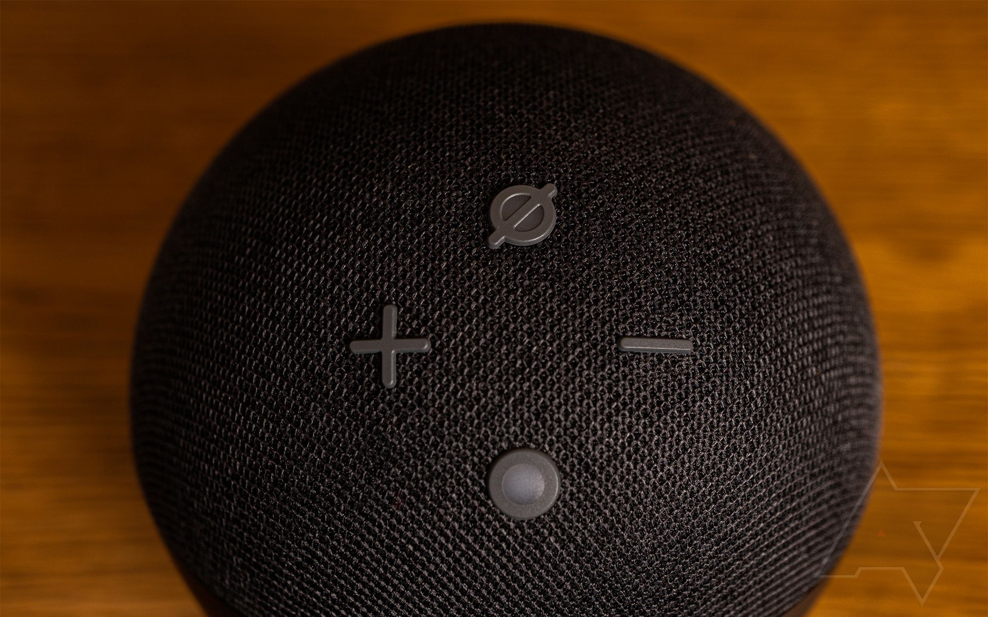 Amazon Echo Dot 4th gen - buttons 3