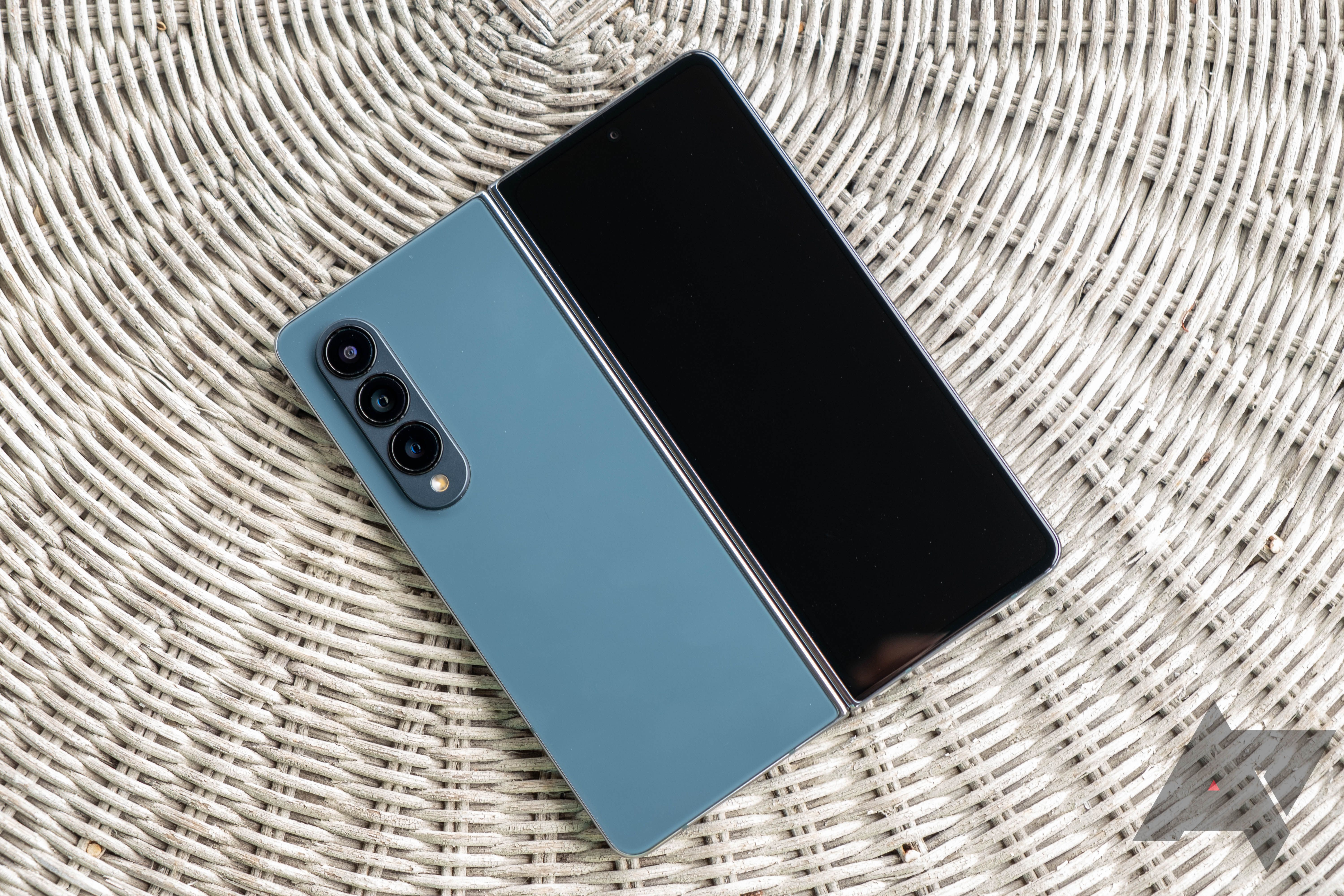 Samsung Galaxy Z Fold 4 already $200 off at Amazon, Z Flip 4 $100 off