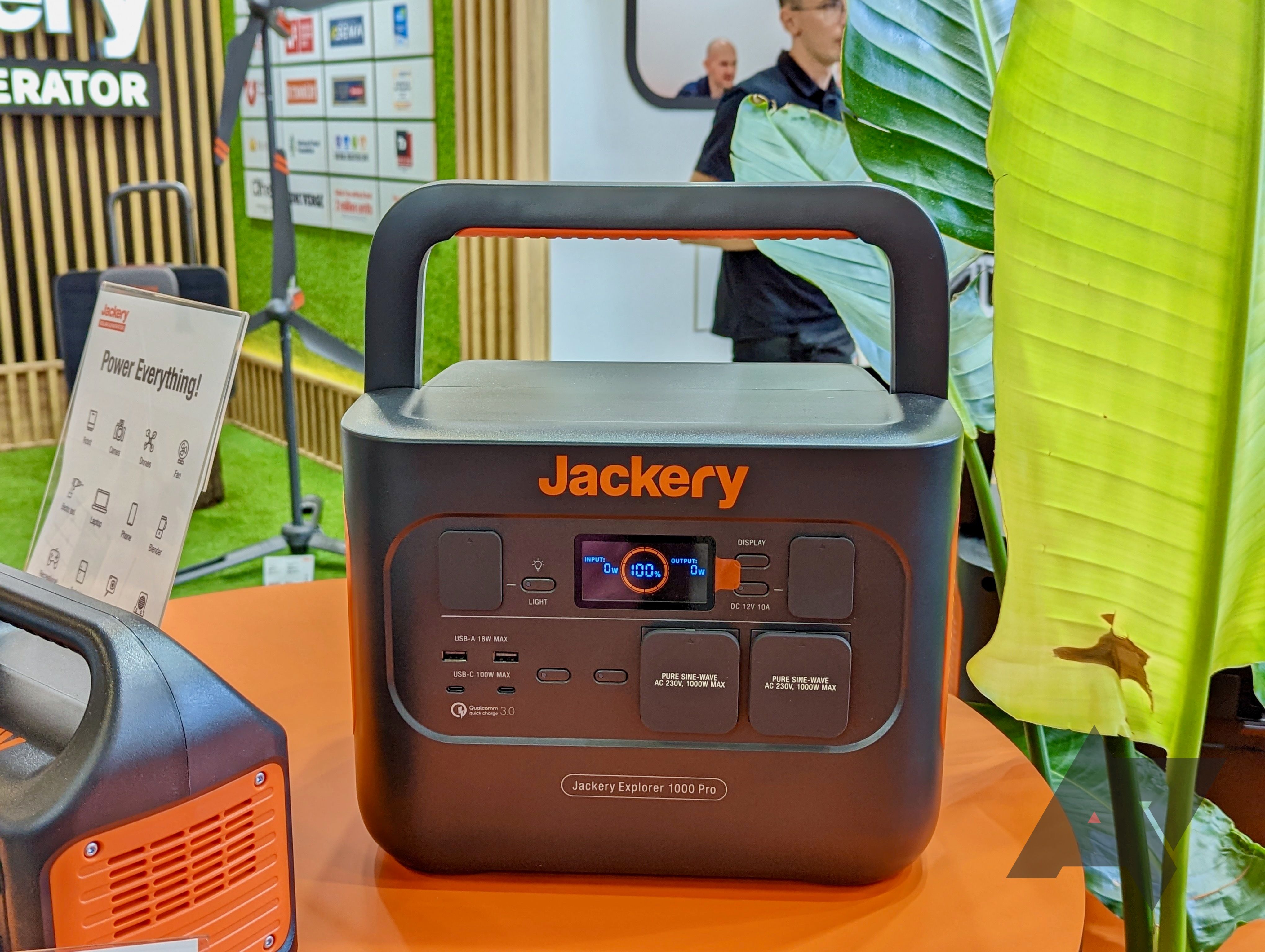 JACKERY-Solar-Generator-1000-