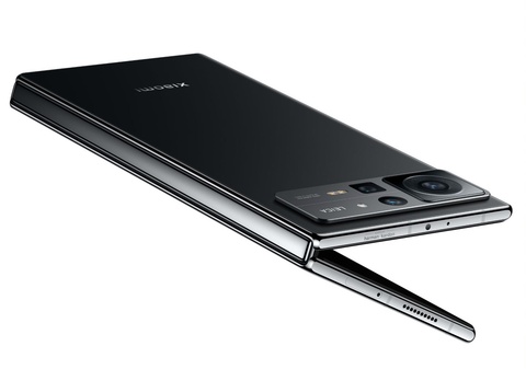 The Xiaomi Mix Fold 2 wants to steal some of that foldable phone