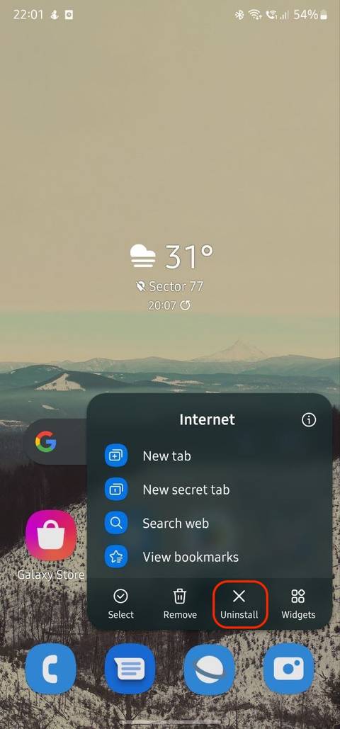 red rectangle outline over uninstall option of a Samsung app from the home screen