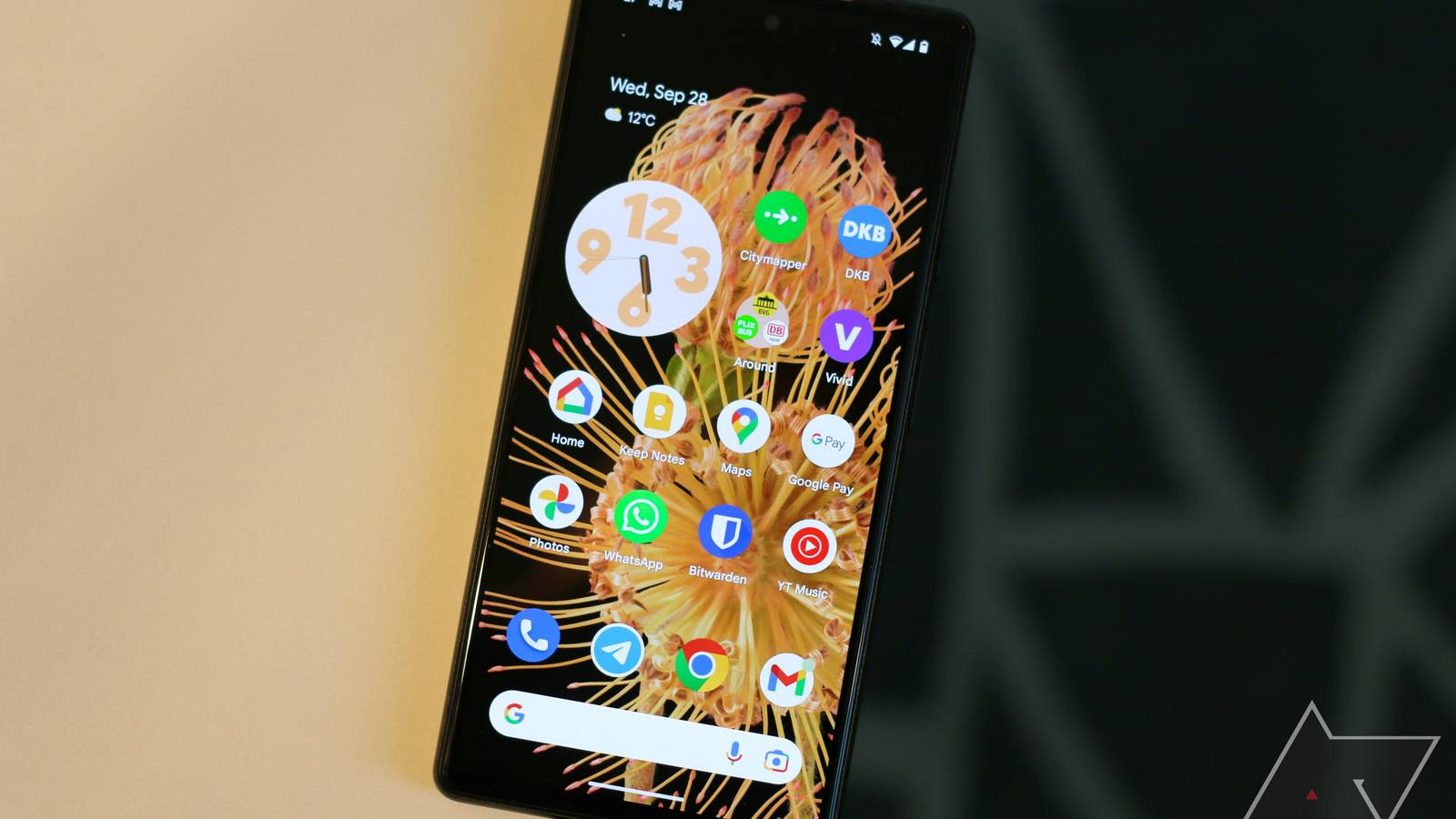 Android 13 QPR2 Beta 1 has a snazzy new back navigation indicator