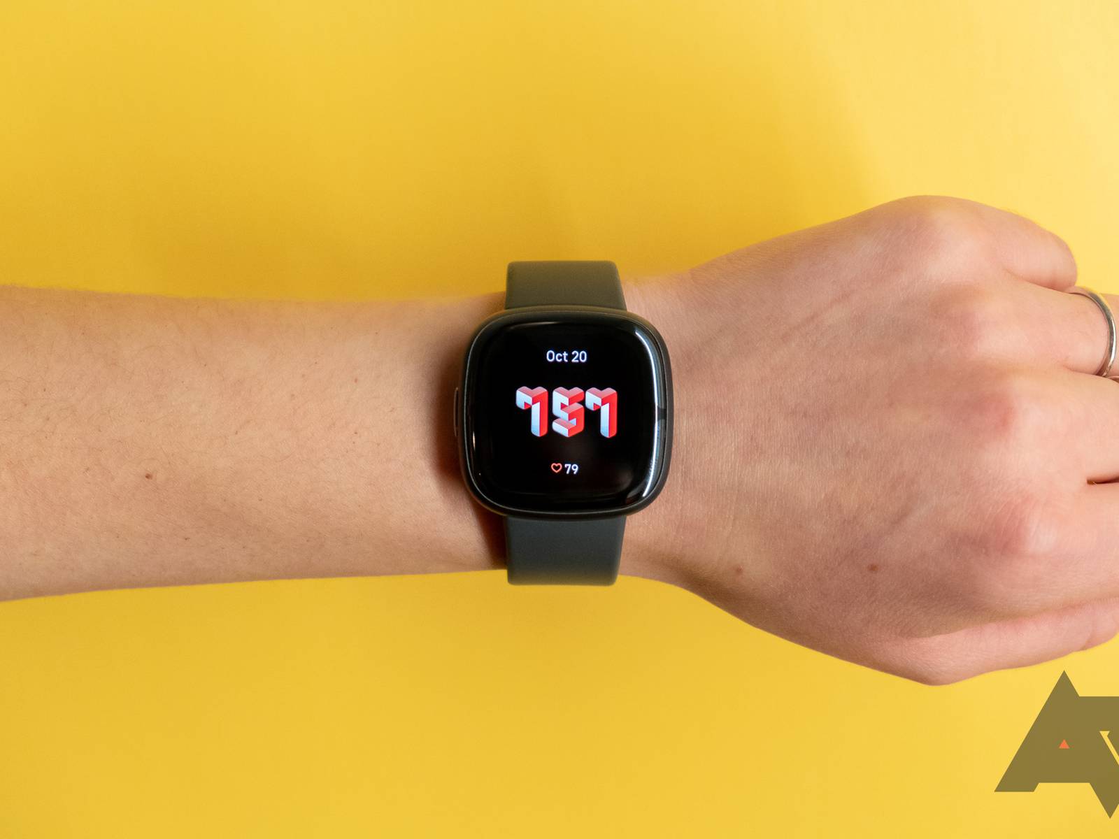 zDRBcMgjHDXP575UFJuqzH.jpg Fitbit Series 2 Watch (very willing to negotiate) main image 2