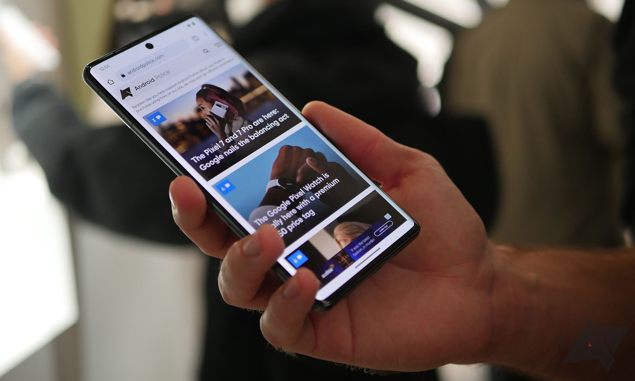 Android Police website opened on Google Pixel 7 Pro 