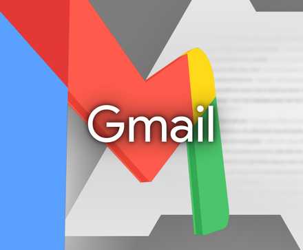 Uma ilustração usando cores primárias com a marca Gmail e o logotipo da Android Police atrás.