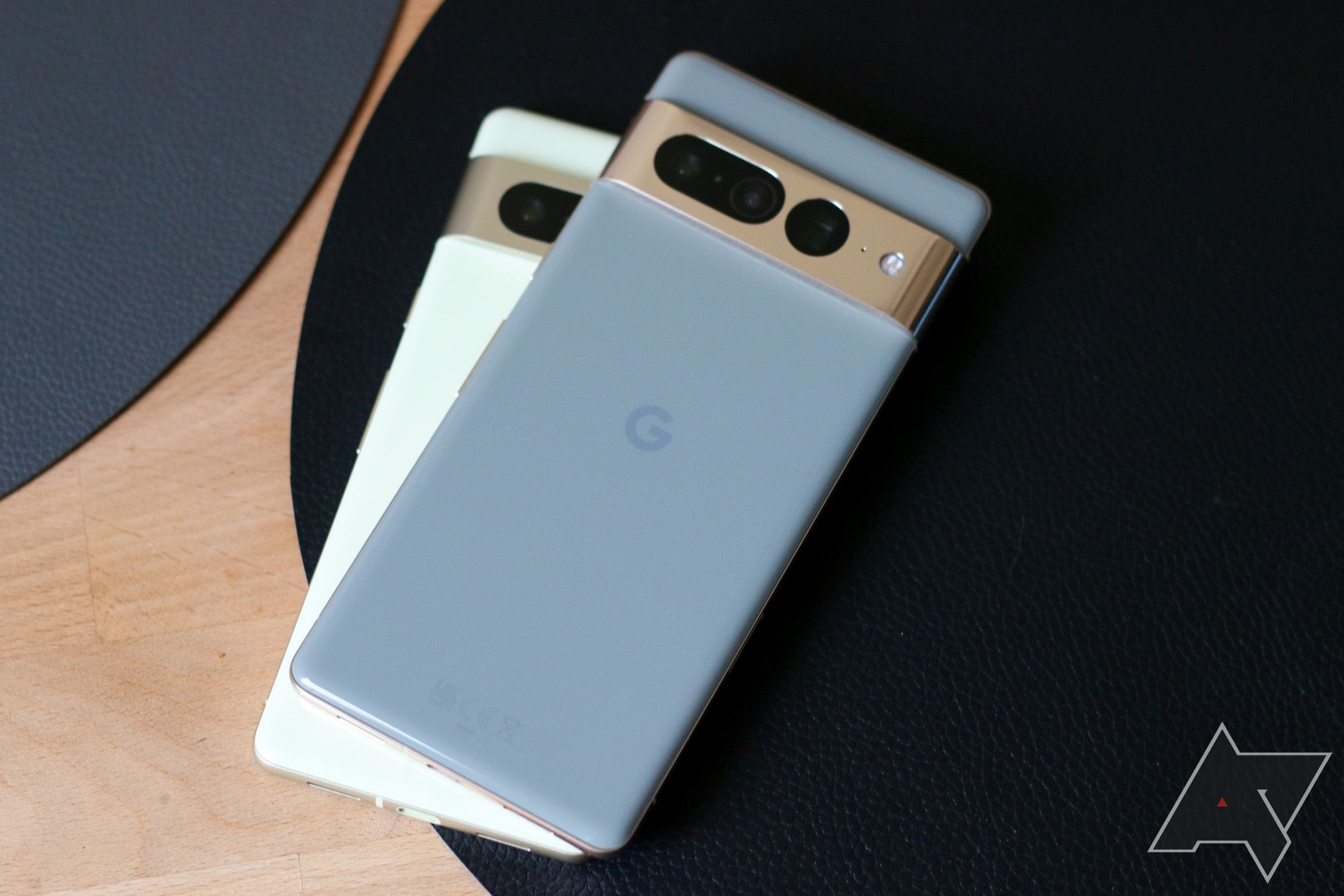 google-pixel-7-7-pro-stacked-