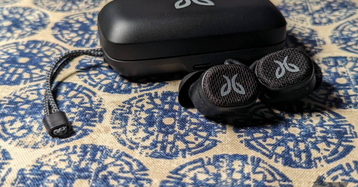Can you make calls with Jaybird Vista earbuds? - Main Image