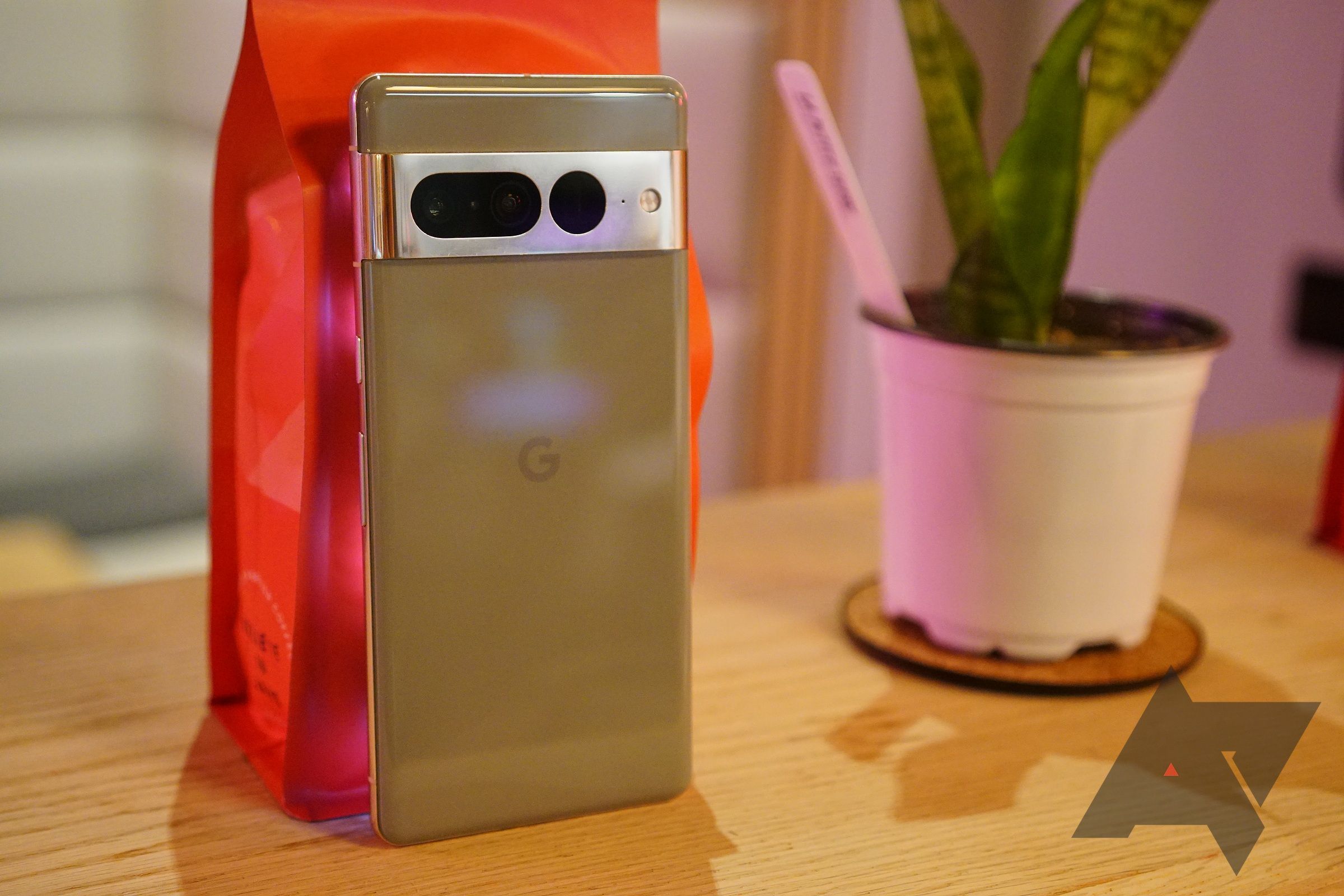 Killer deal drops the still-great Pixel 7 Pro to a jaw-dropping $500