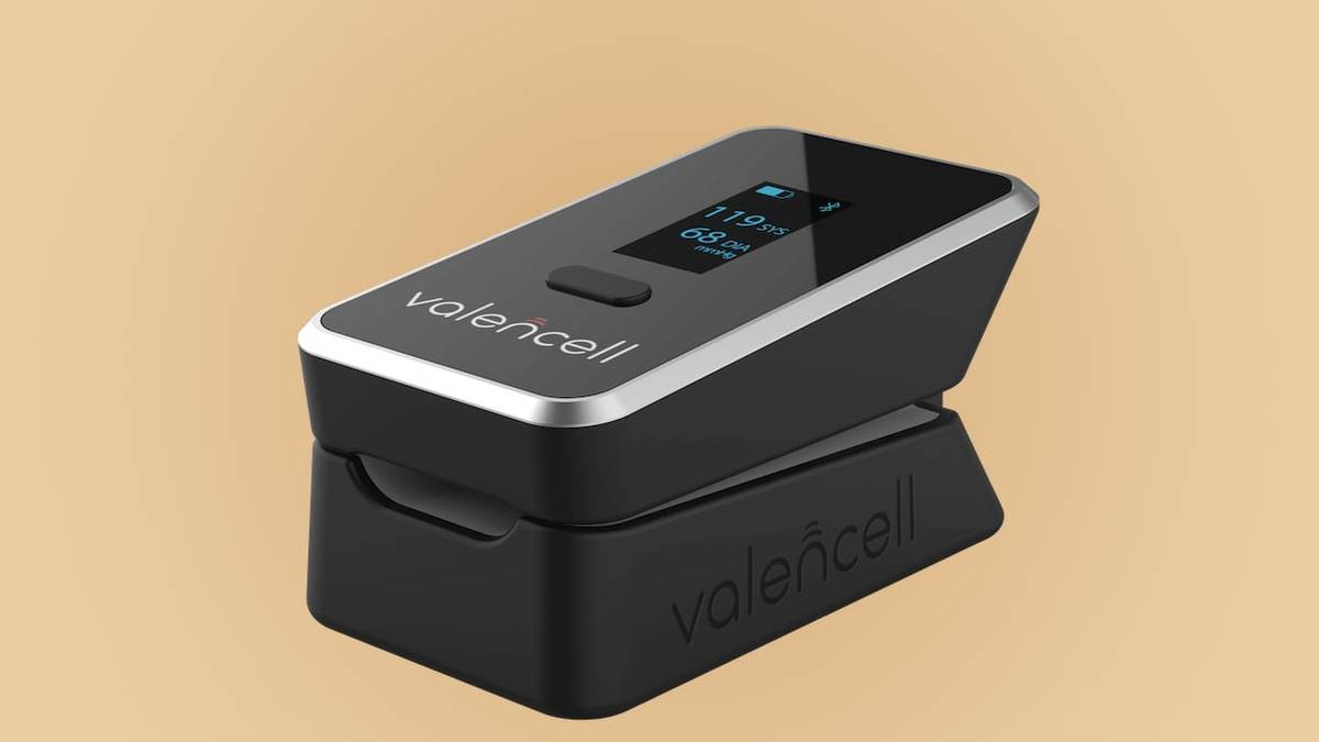 This fully cuffless blood pressure monitor connects to your Android phone